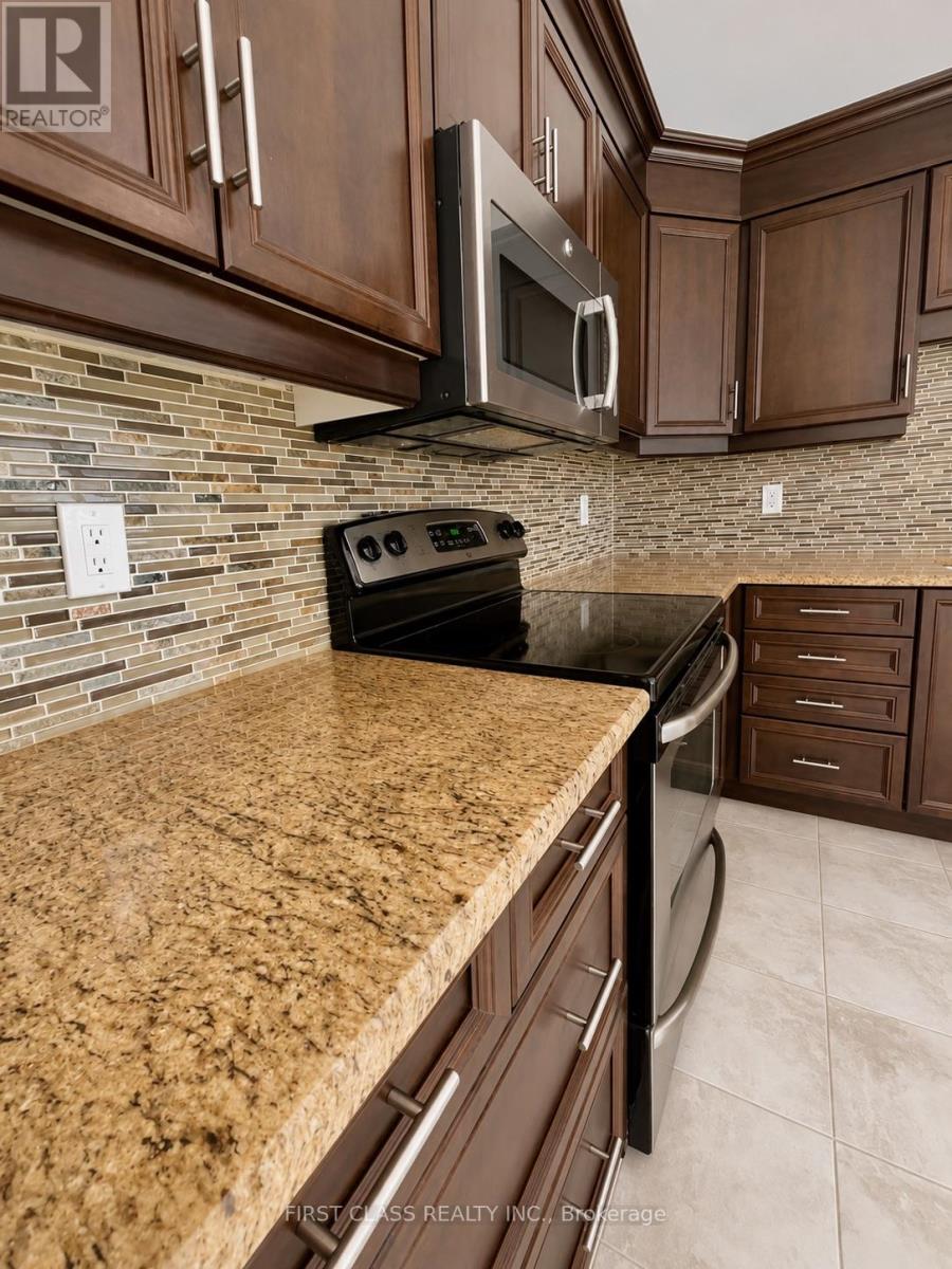 2372 Cornerbrooke Crescent, Oakville, Ontario  L6M 4B5 - Photo 9 - W13128482
