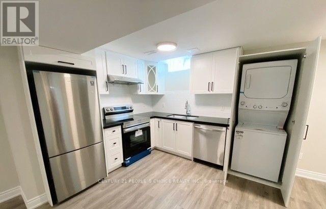 Bsmt - 922 Silverthorn Mill Avenue, Mississauga, Ontario  L5W 1B3 - Photo 1 - W13128490