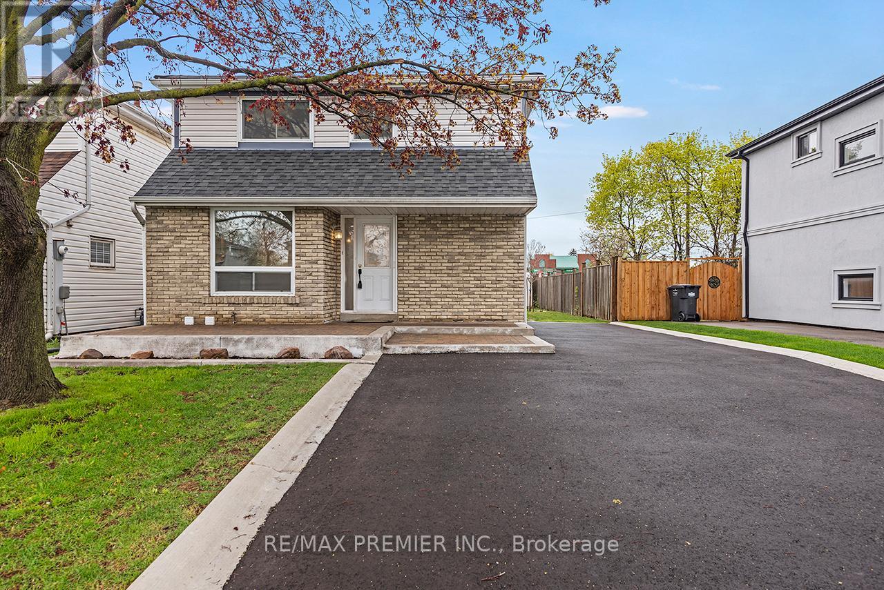 261 LEAVENS COURT, Caledon, Ontario