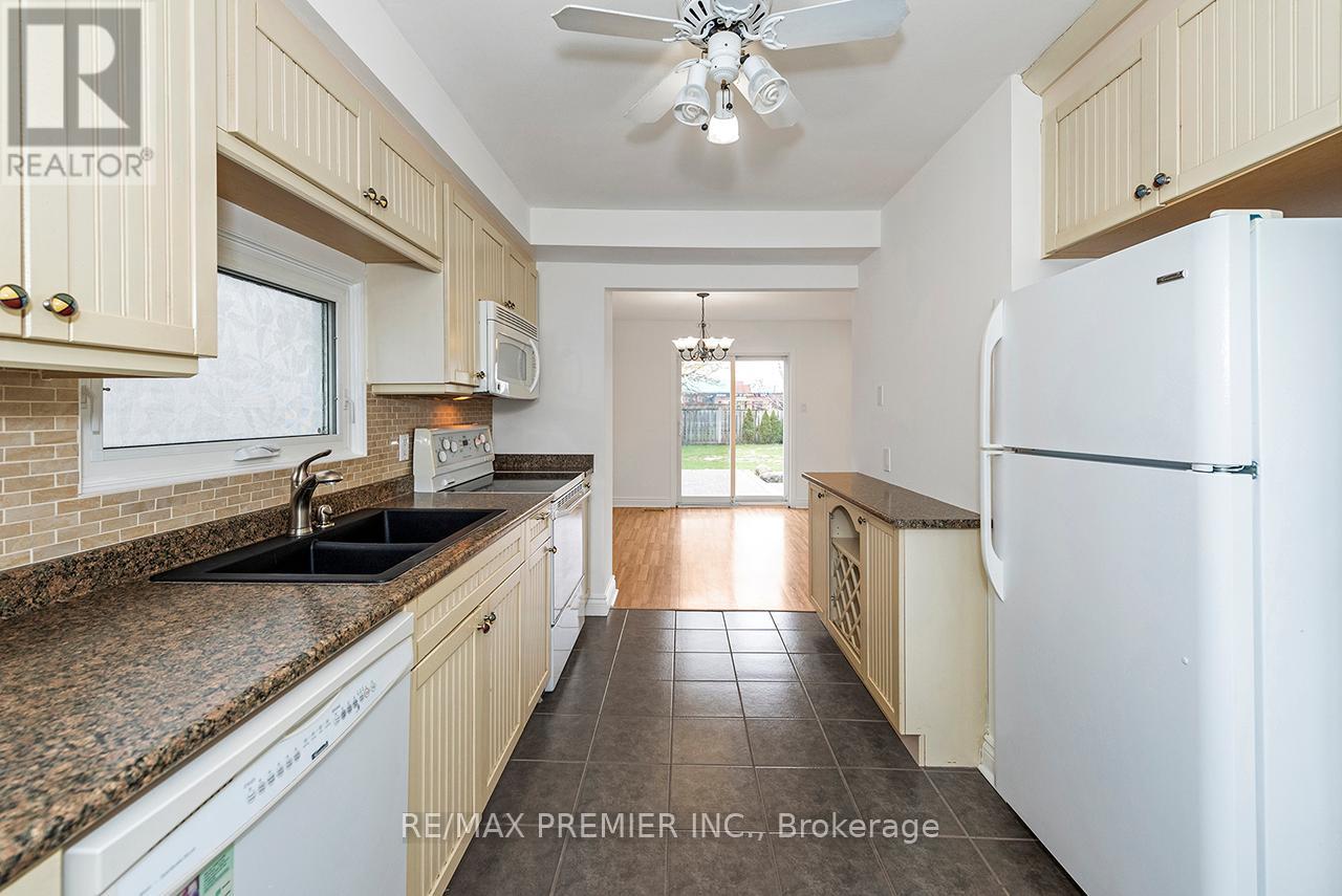 261 Leavens Court, Caledon, Ontario L7E 2A8 - Photo 15 - W13128504