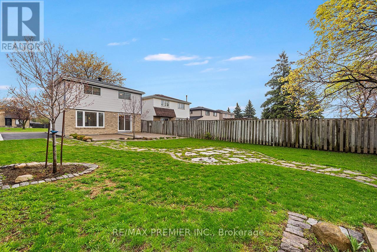 261 Leavens Court, Caledon, Ontario L7E 2A8 - Photo 36 - W13128504
