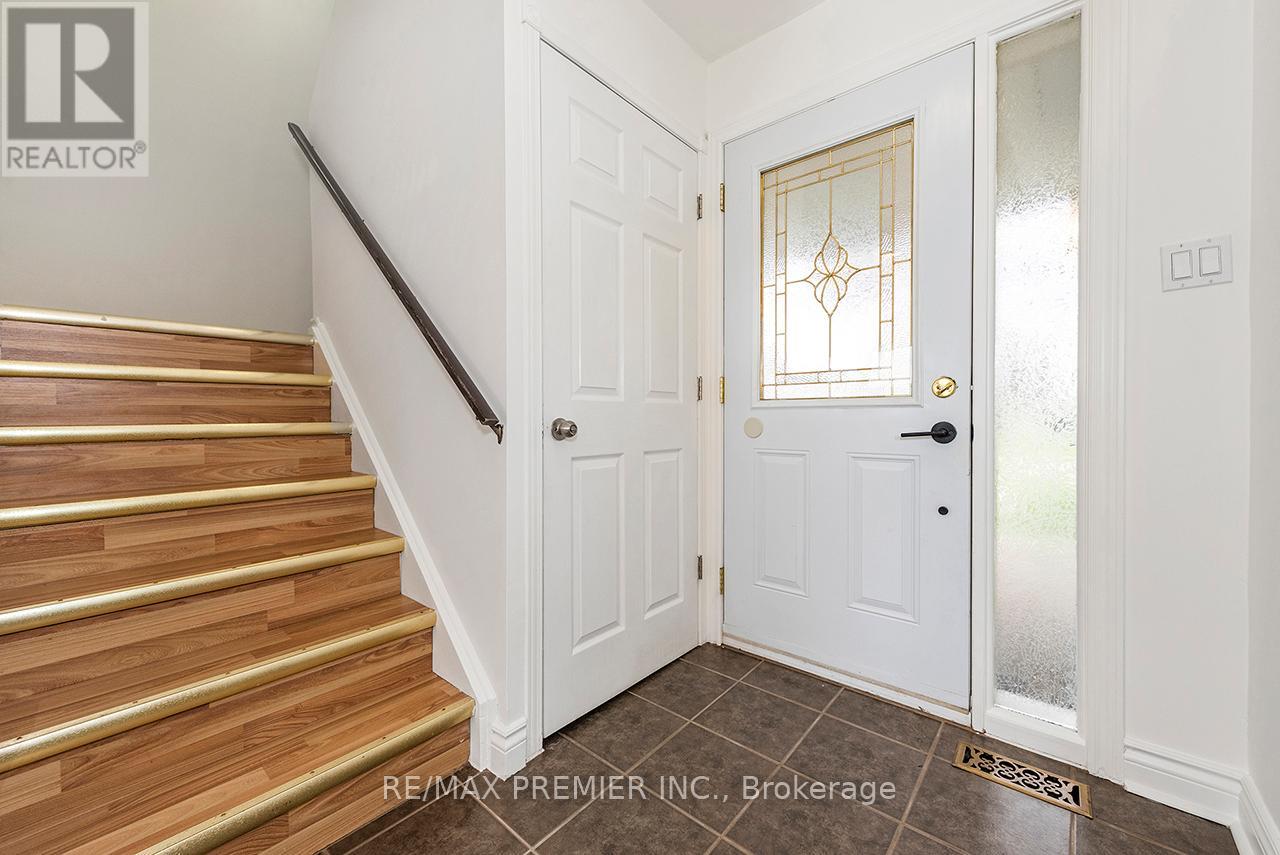 261 Leavens Court, Caledon, Ontario L7E 2A8 - Photo 5 - W13128504