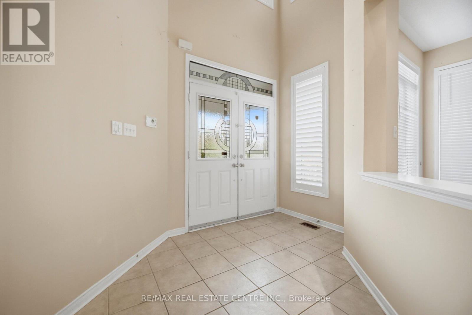 5218 Oscar Peterson Boulevard, Mississauga, Ontario  L5M 0E1 - Photo 5 - W13128522