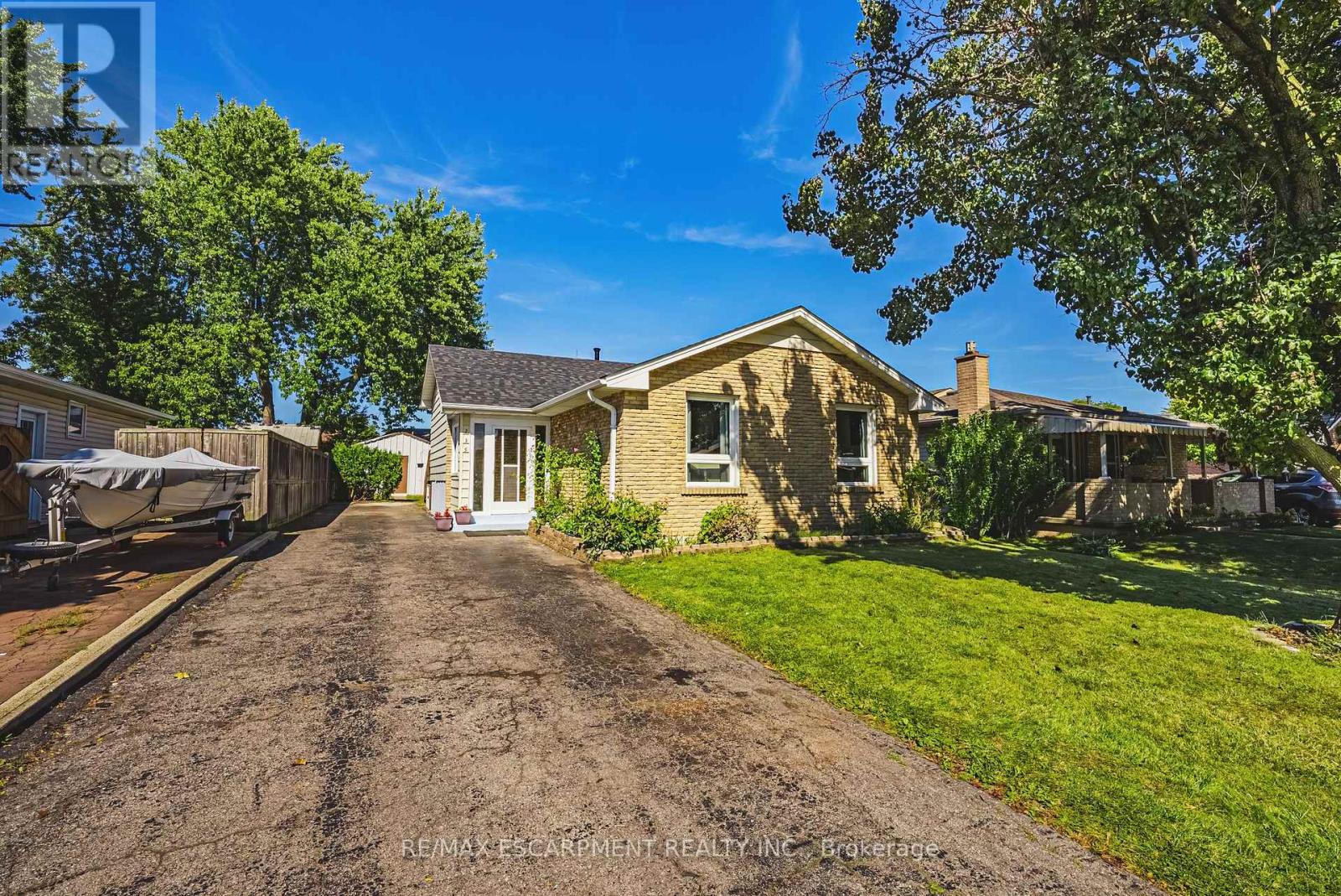 235 LARCH STREET, Hamilton, Ontario