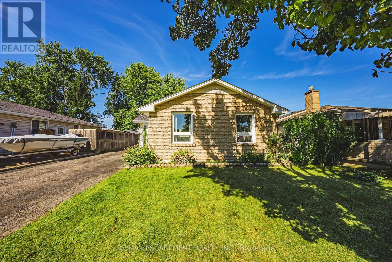 235 Larch Street, Hamilton, Ontario  L8T 4P5 - Photo 2 - X13128500