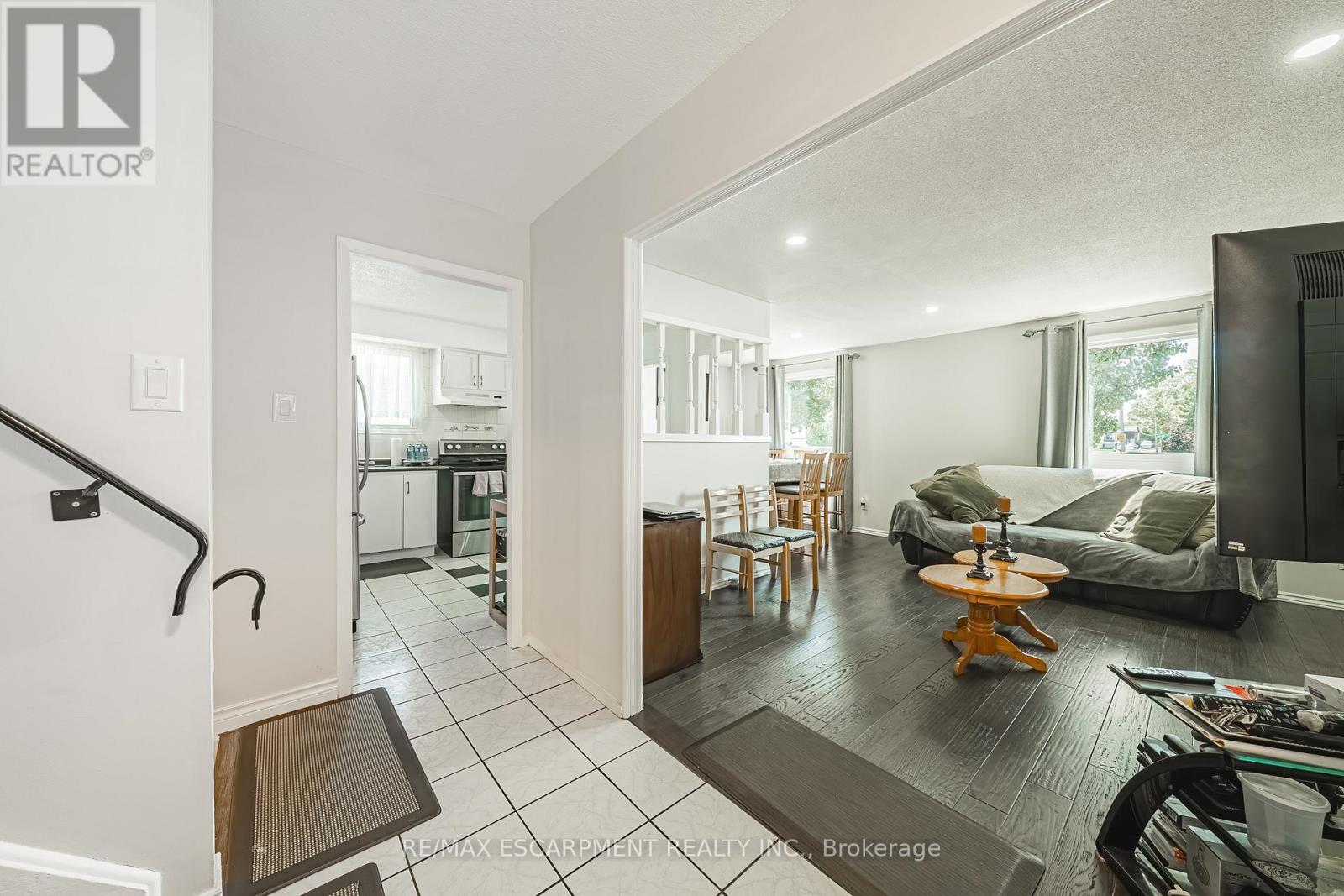 235 Larch Street, Hamilton, Ontario  L8T 4P5 - Photo 4 - X13128500