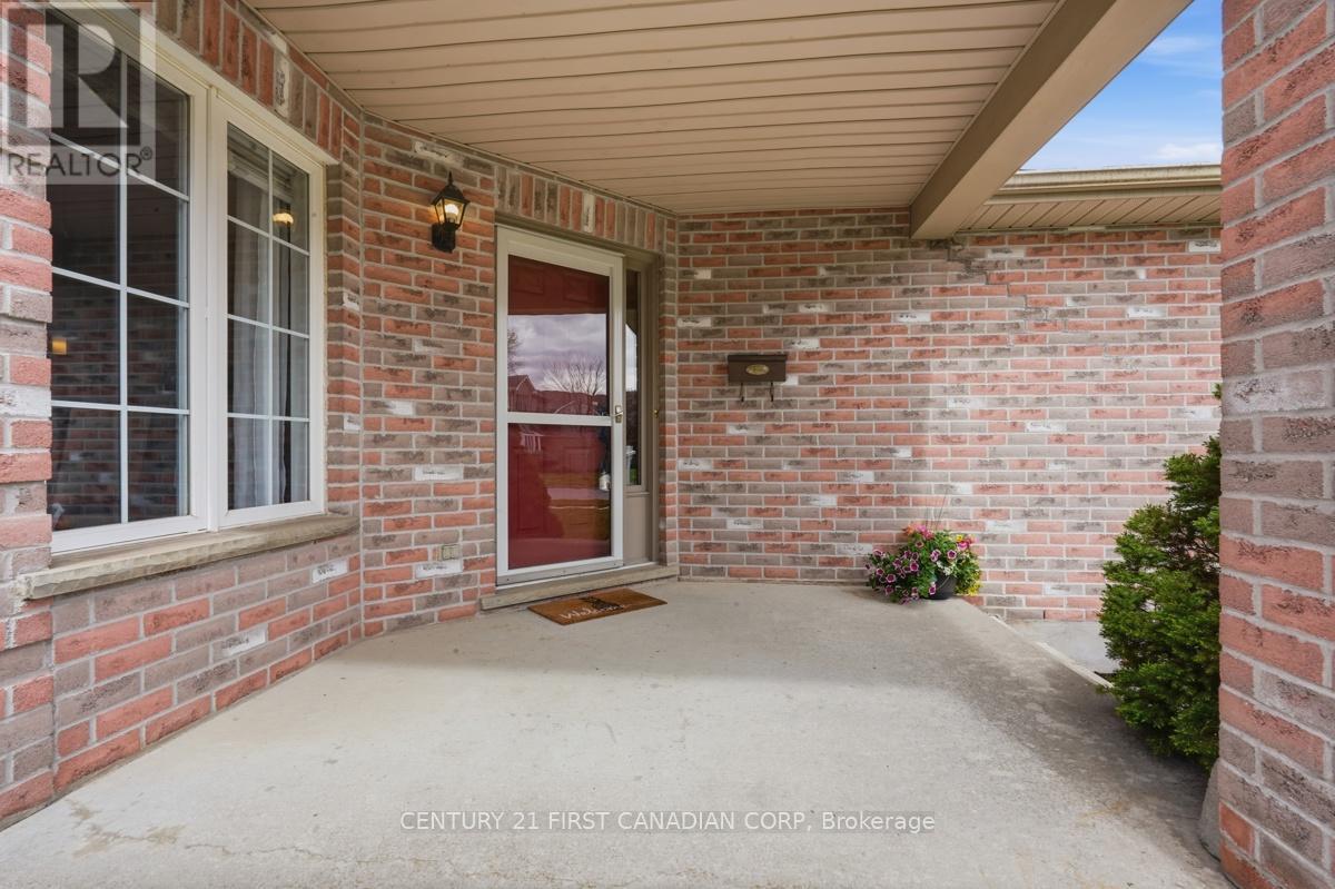 792 Guildwood Boulevard, London North, Ontario  N6H 5G2 - Photo 4 - X13128670