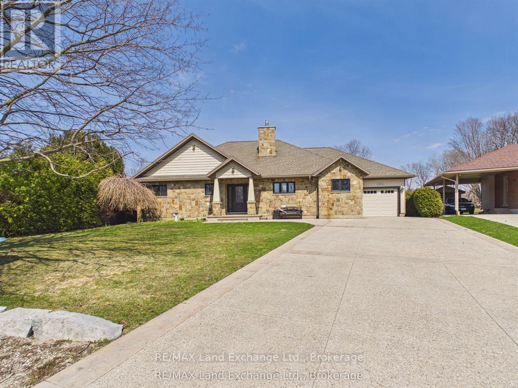 203 Campbell Crescent, Kincardine, Ontario  N2Z 1B9 - Photo 1 - X13128814