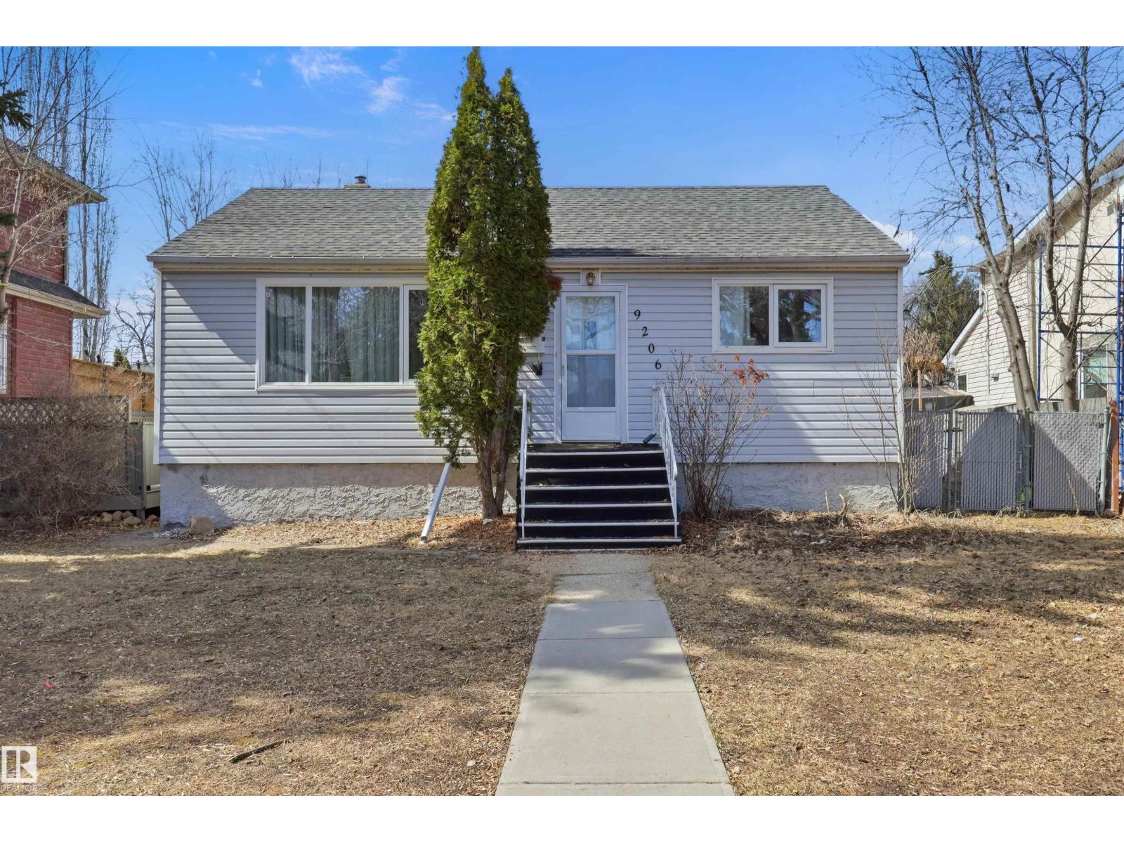 9206 / 9208 90 ST NW, edmonton, Alberta