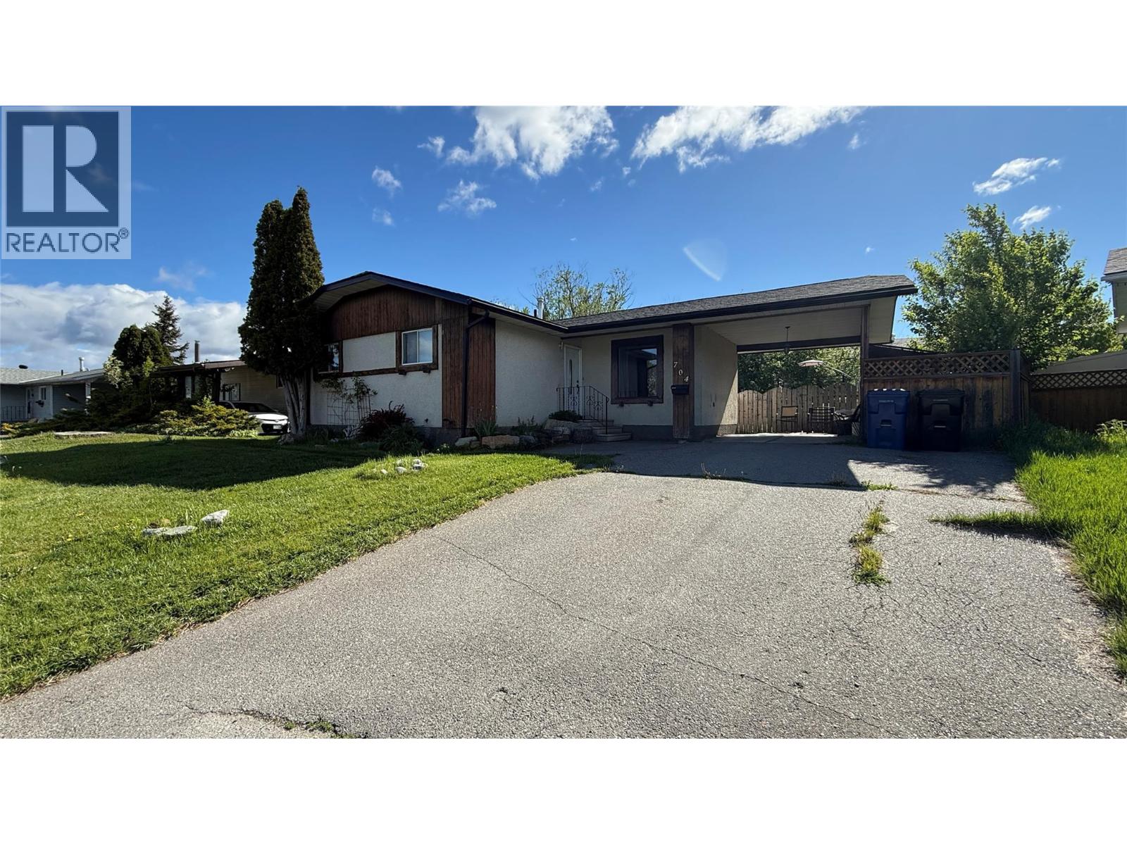 704 23rd Avenue N, Cranbrook, British Columbia V1C 5L2 - Photo 1 - 10387453