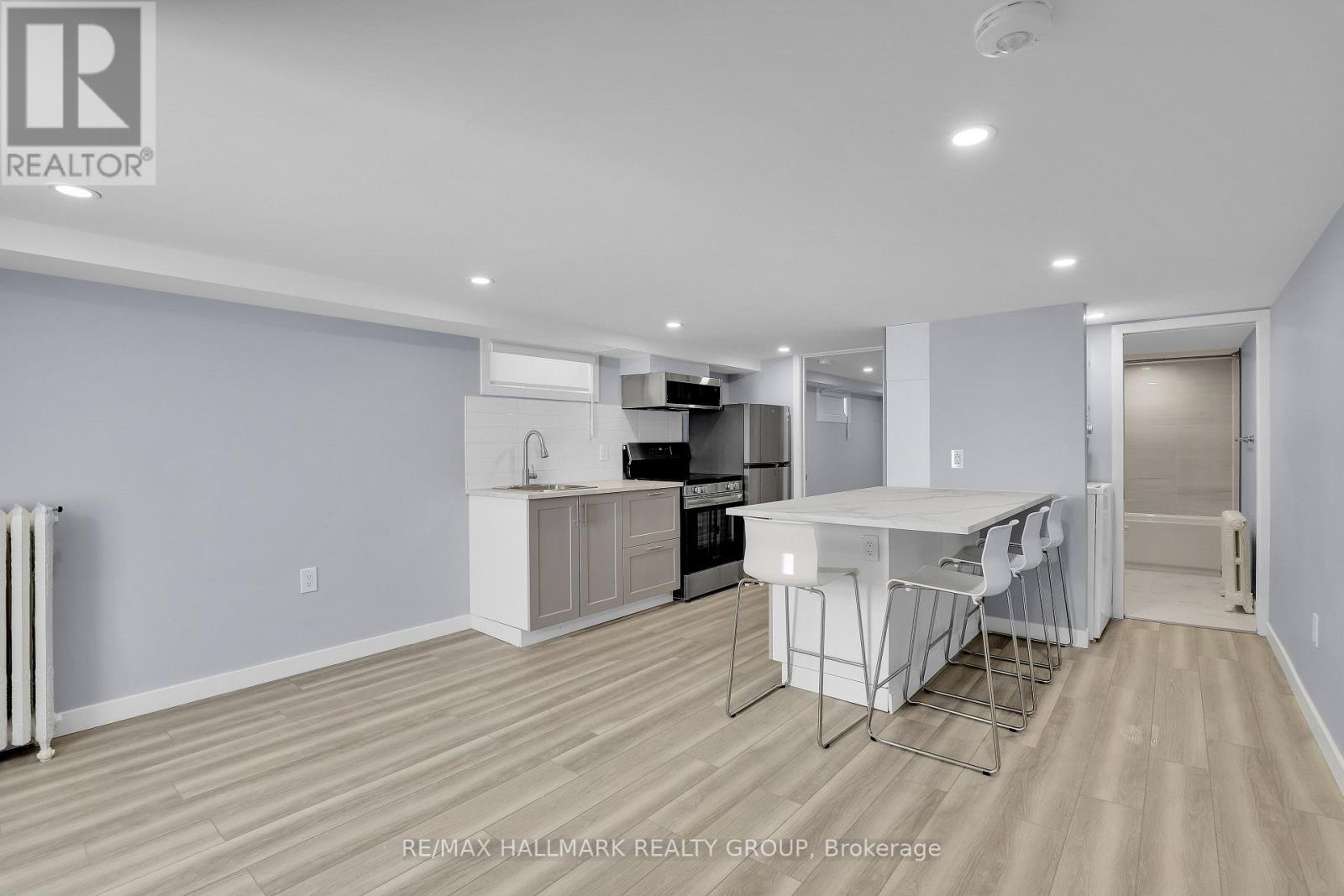 B - 15 Marier Avenue, Ottawa, Ontario  K1L 5S6 - Photo 4 - X13128696