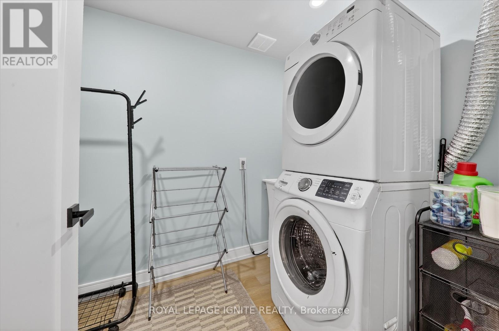 958 Mink Street, Pickering, Ontario  L1W 2G5 - Photo 37 - E13122486