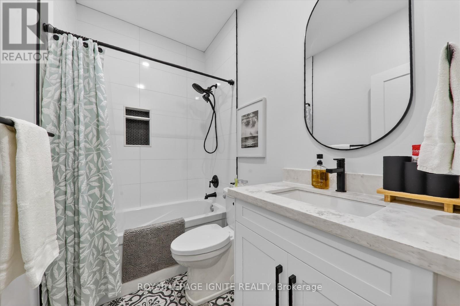 958 Mink Street, Pickering, Ontario  L1W 2G5 - Photo 36 - E13122486