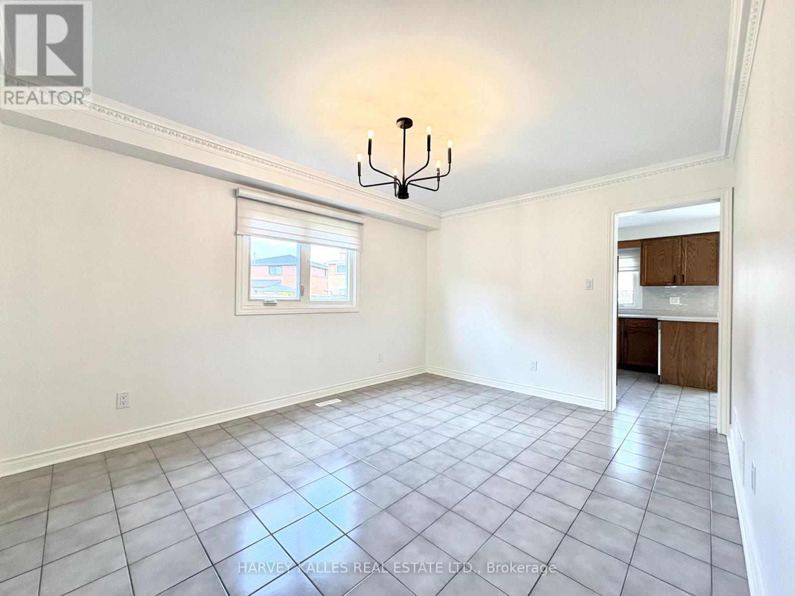 70 Amaretto Court, Vaughan, Ontario  L4L 6N1 - Photo 4 - N13128304