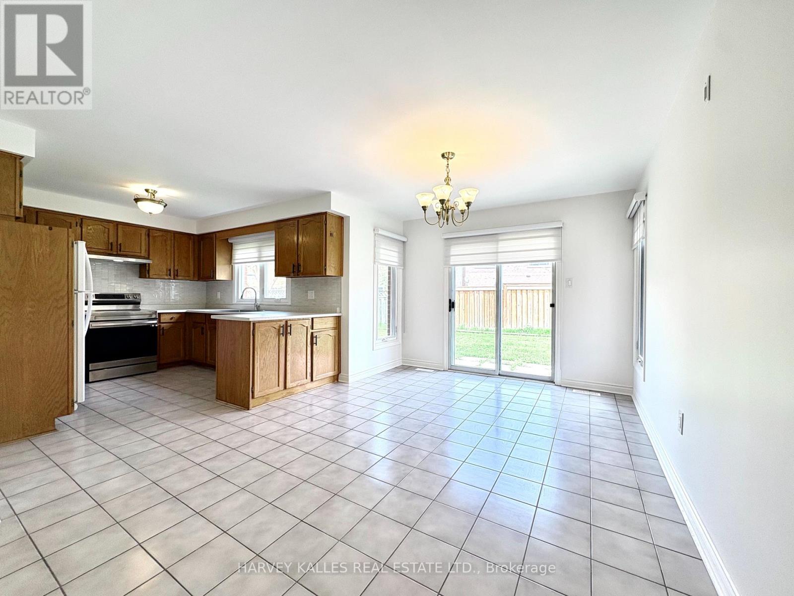 70 Amaretto Court, Vaughan, Ontario  L4L 6N1 - Photo 7 - N13128304