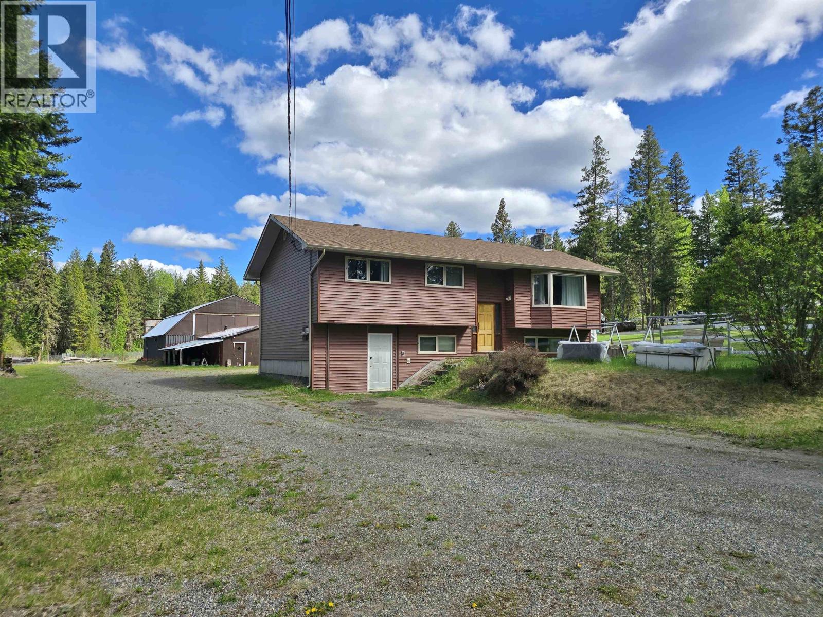 1405 Kallyn Road, Esler / Dog Creek, British Columbia  V2G 4Y1 - Photo 1 - R3123737