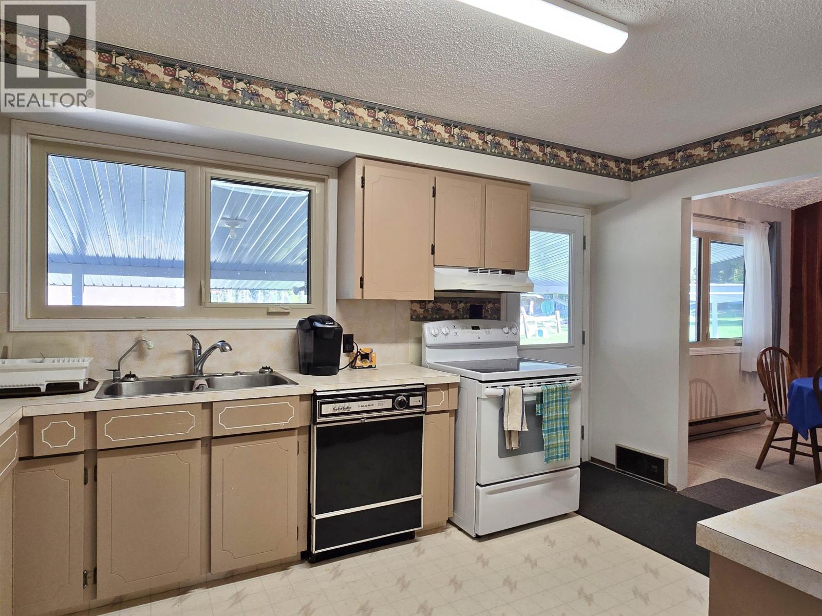 1405 Kallyn Road, Esler / Dog Creek, British Columbia  V2G 4Y1 - Photo 17 - R3123737
