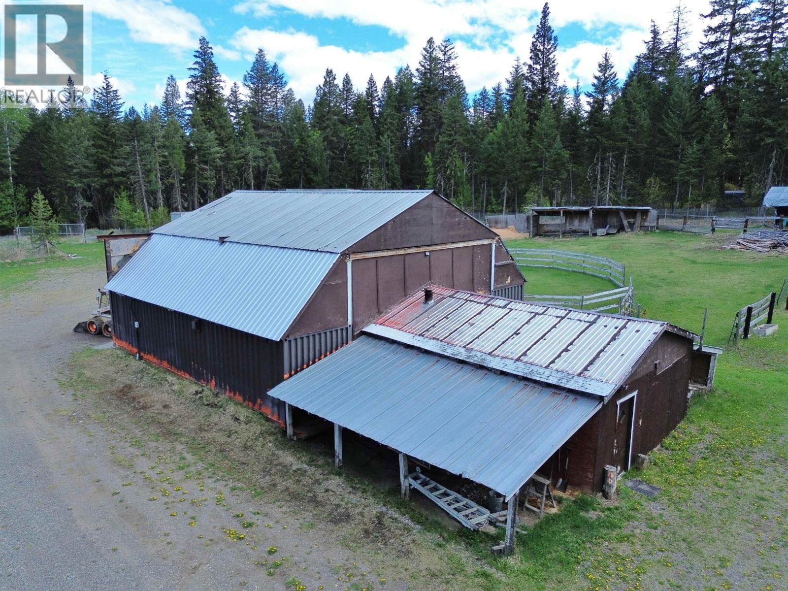 1405 Kallyn Road, Esler / Dog Creek, British Columbia  V2G 4Y1 - Photo 29 - R3123737