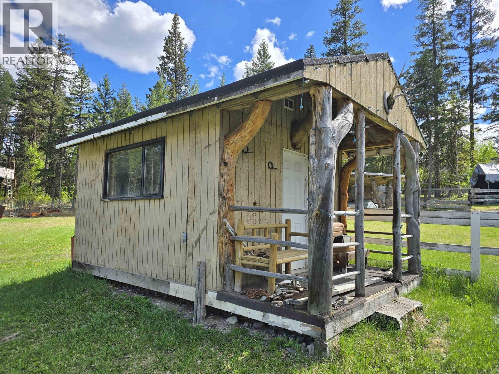 1405 Kallyn Road, Esler / Dog Creek, British Columbia  V2G 4Y1 - Photo 34 - R3123737