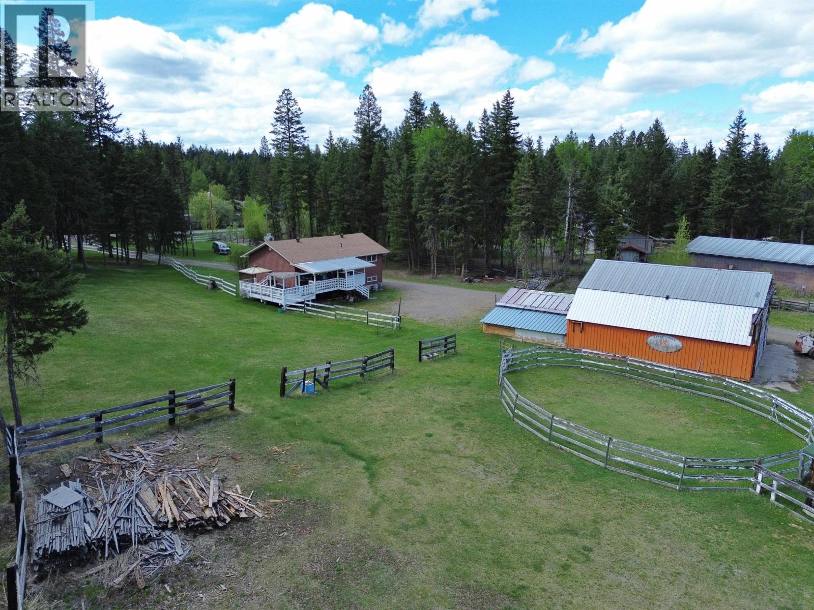 1405 Kallyn Road, Esler / Dog Creek, British Columbia  V2G 4Y1 - Photo 37 - R3123737