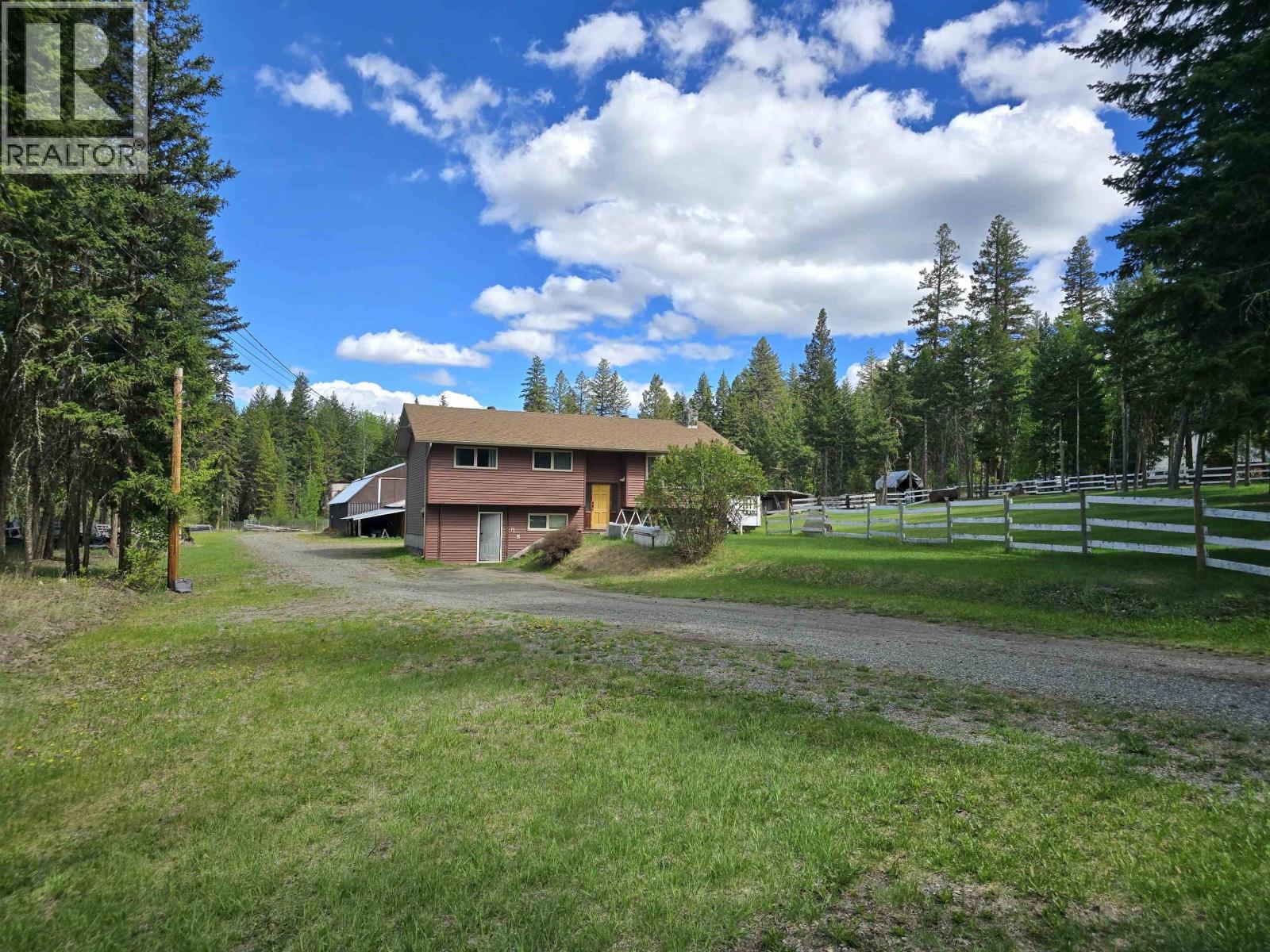 1405 Kallyn Road, Esler / Dog Creek, British Columbia  V2G 4Y1 - Photo 39 - R3123737
