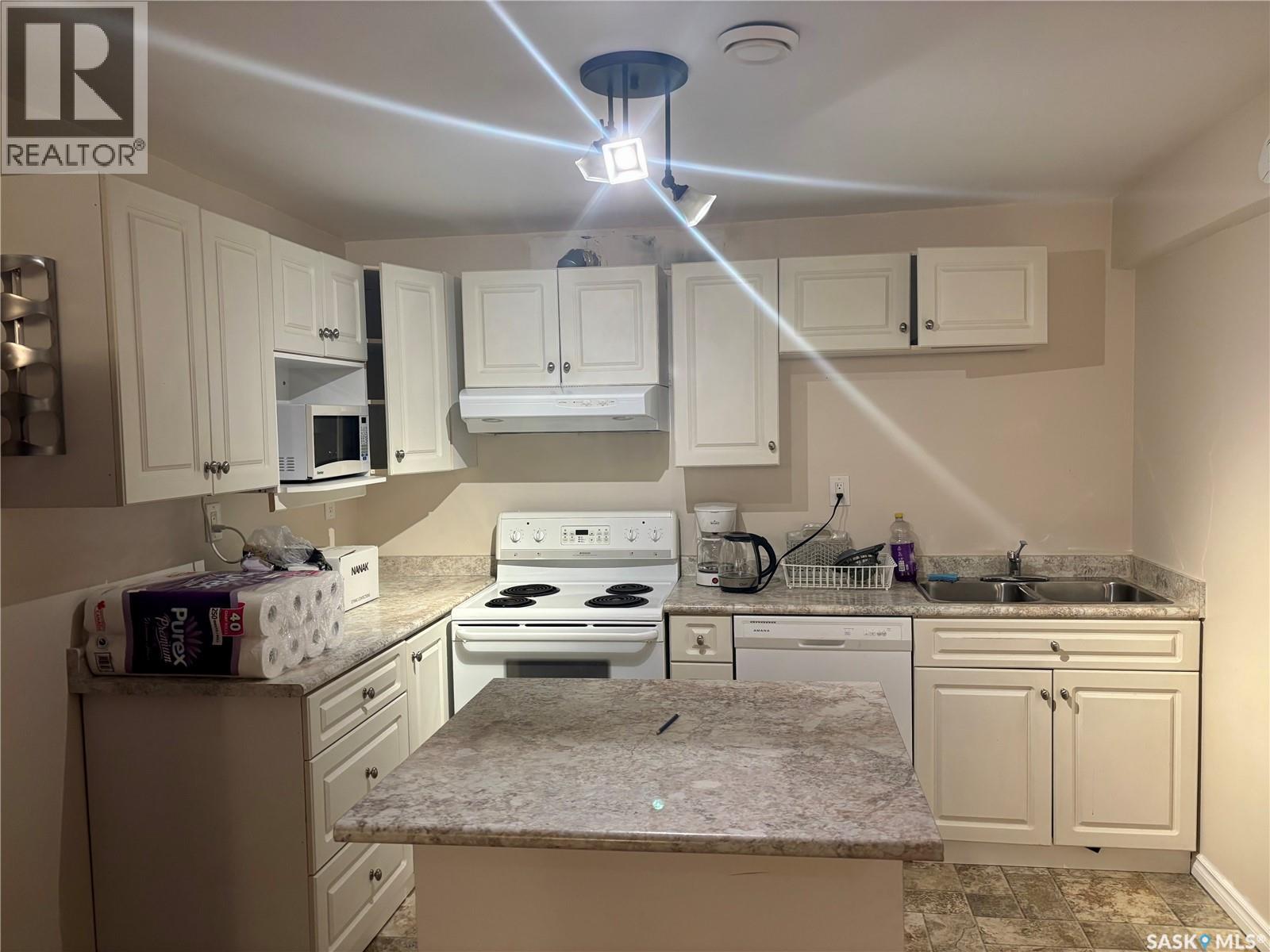 1113 Wilson Crescent, Saskatoon, Saskatchewan  S7J 2M7 - Photo 7 - SK036006