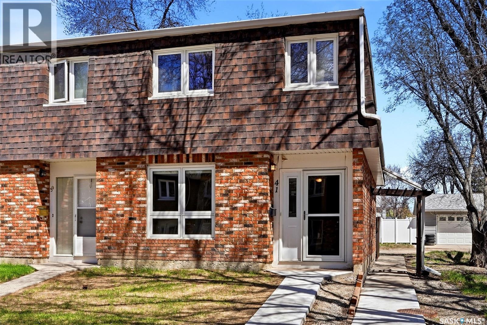 41 Spruceview Road, Regina, Saskatchewan  S4R 0E1 - Photo 1 - SK036005
