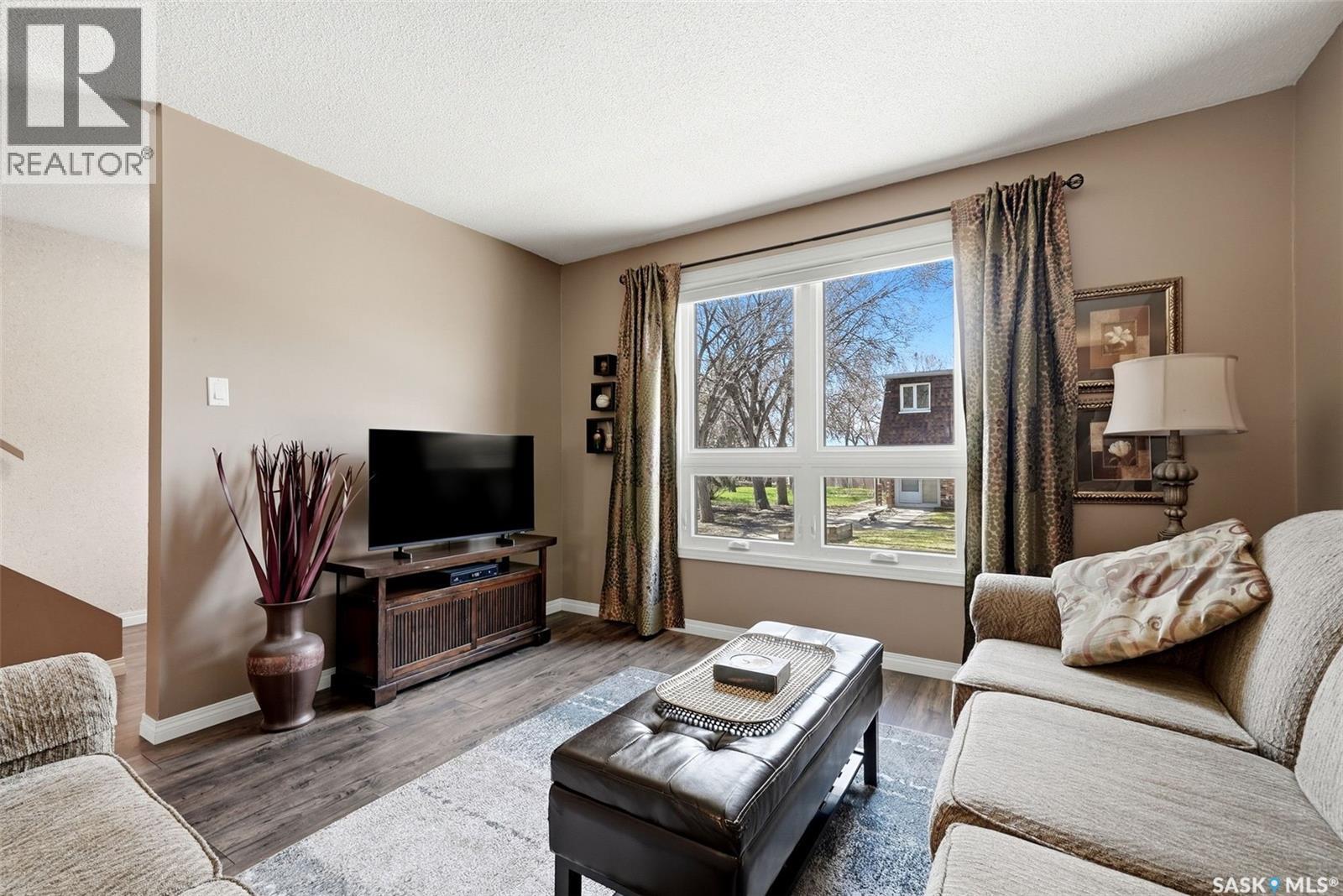 41 Spruceview Road, Regina, Saskatchewan  S4R 0E1 - Photo 6 - SK036005
