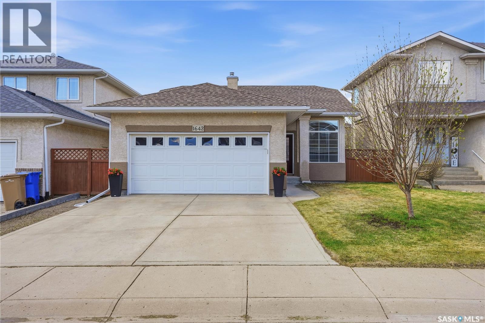 1642 Wingert Drive, Regina, Saskatchewan  S4X 4P9 - Photo 2 - SK035991