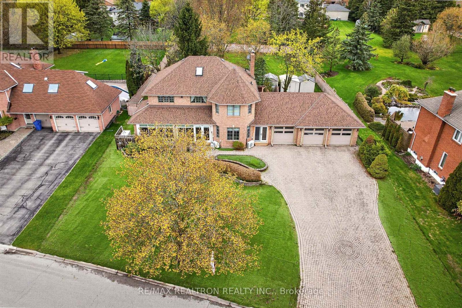 60 Arthur Hall Drive, East Gwillimbury, Ontario  L0G 1V0 - Photo 5 - N12827396