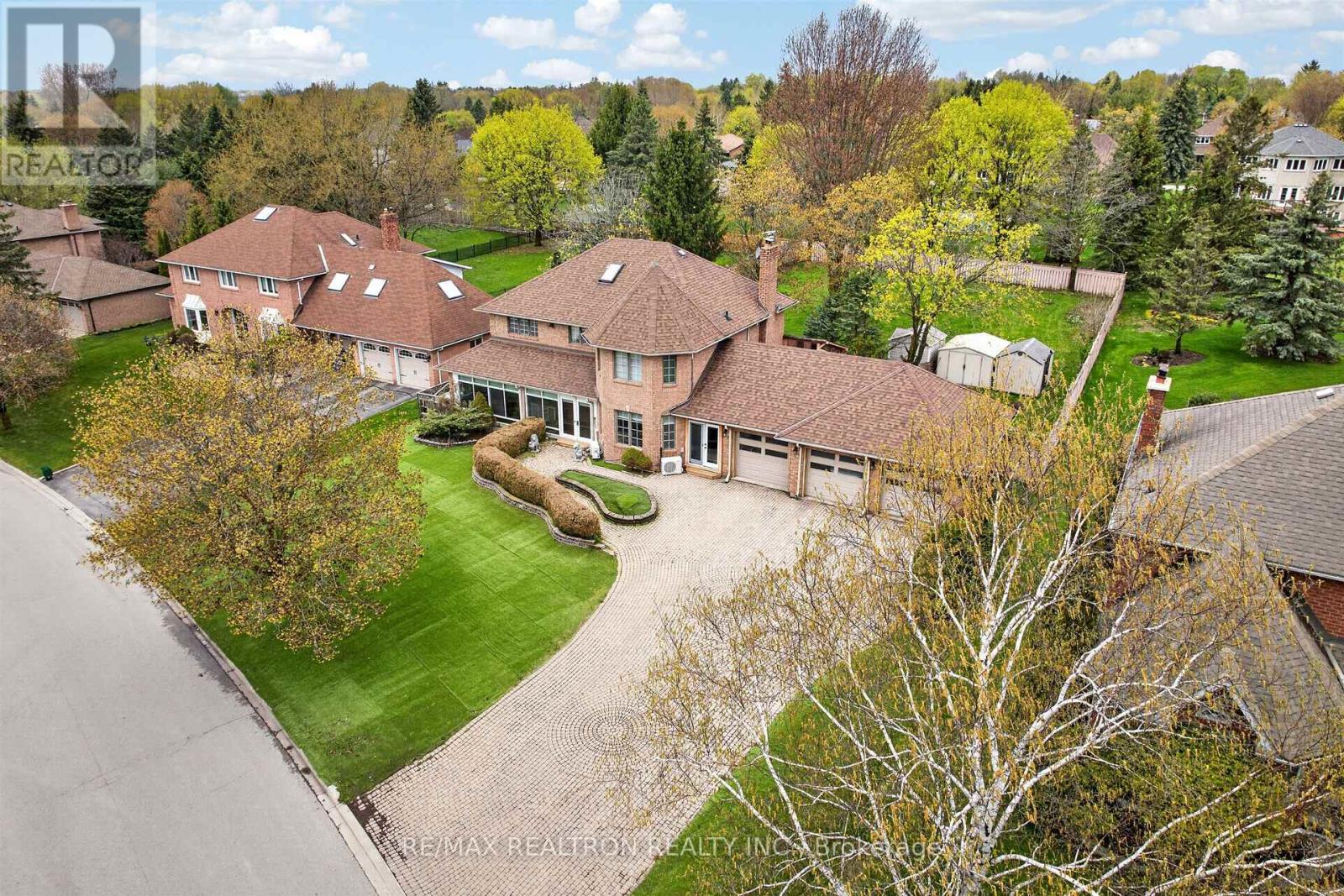 60 Arthur Hall Drive, East Gwillimbury, Ontario  L0G 1V0 - Photo 6 - N12827396