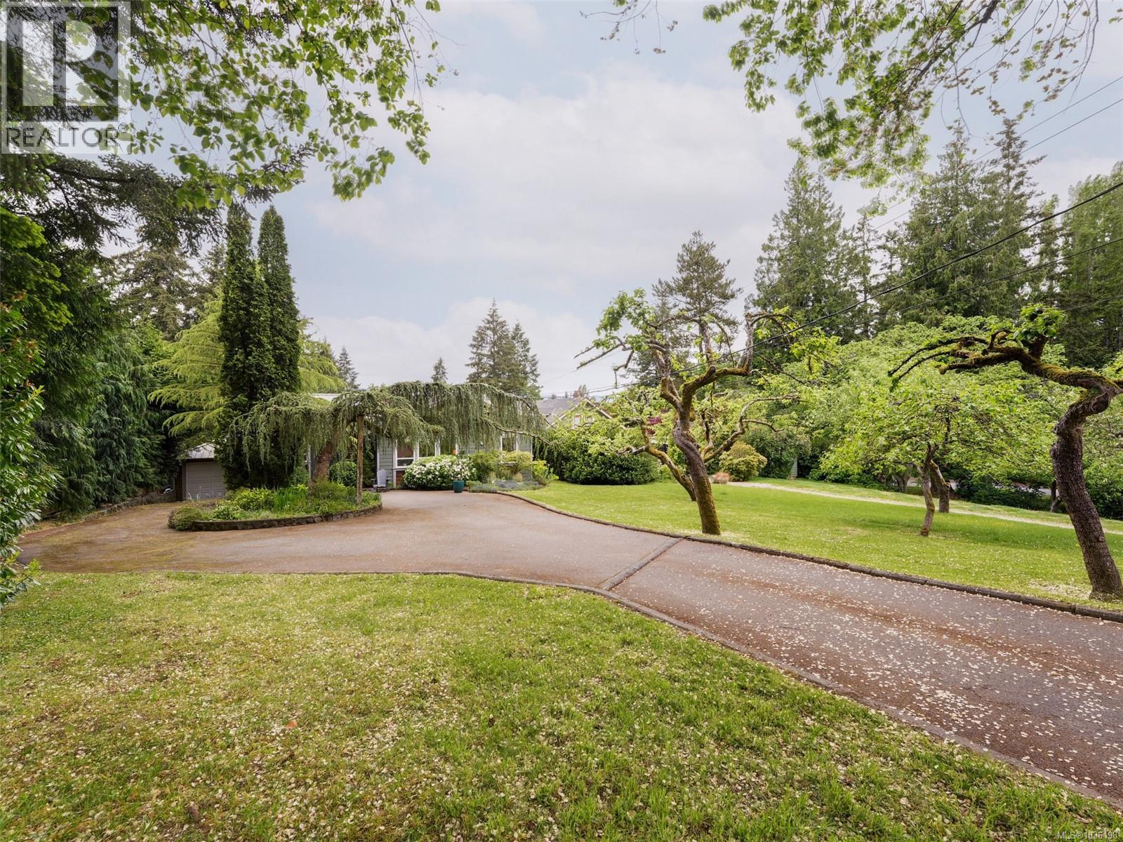 5148 Santa Clara Ave, Saanich, British Columbia  V8Y 1W4 - Photo 35 - 1036198