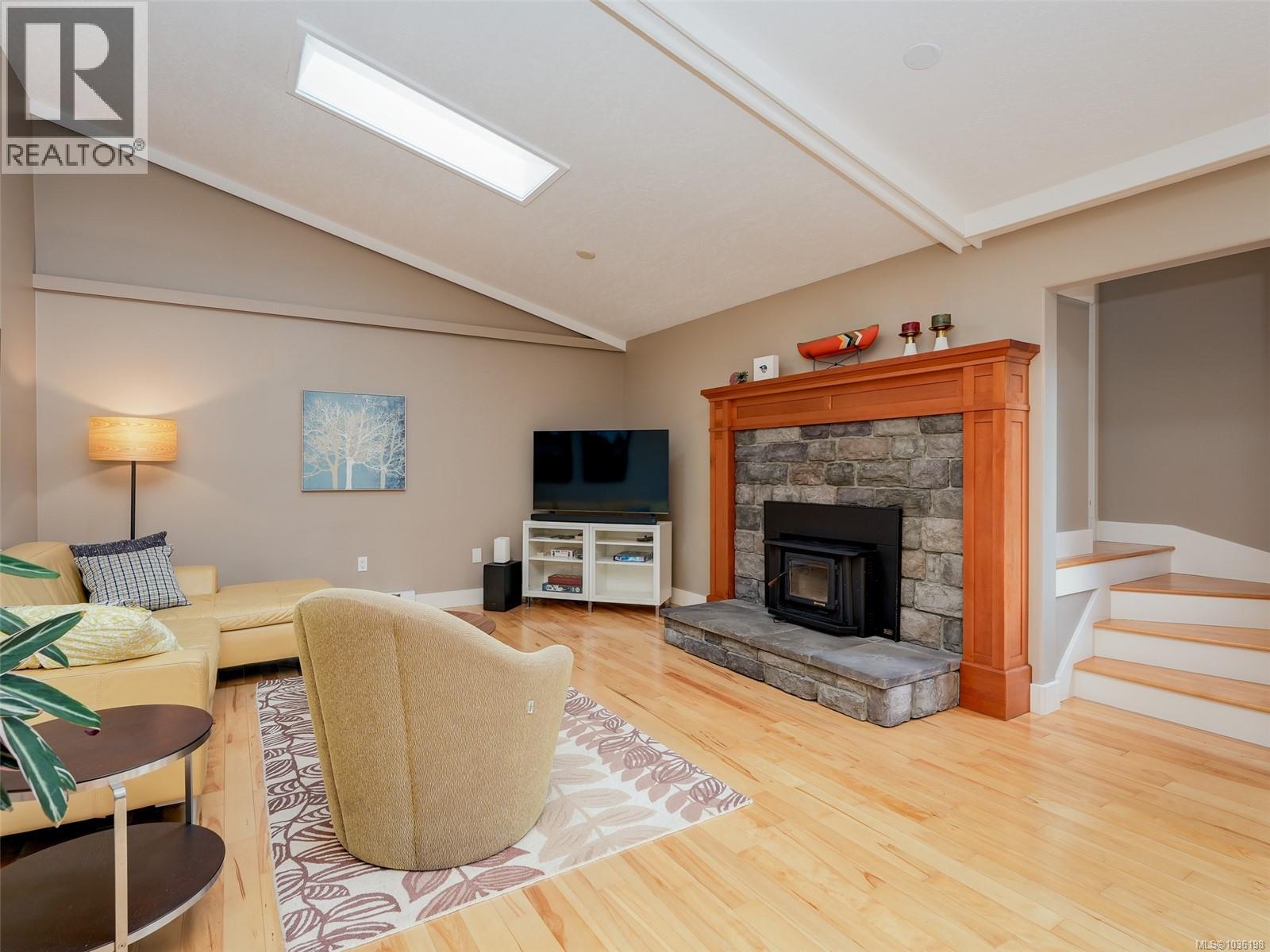 5148 Santa Clara Ave, Saanich, British Columbia  V8Y 1W4 - Photo 8 - 1036198