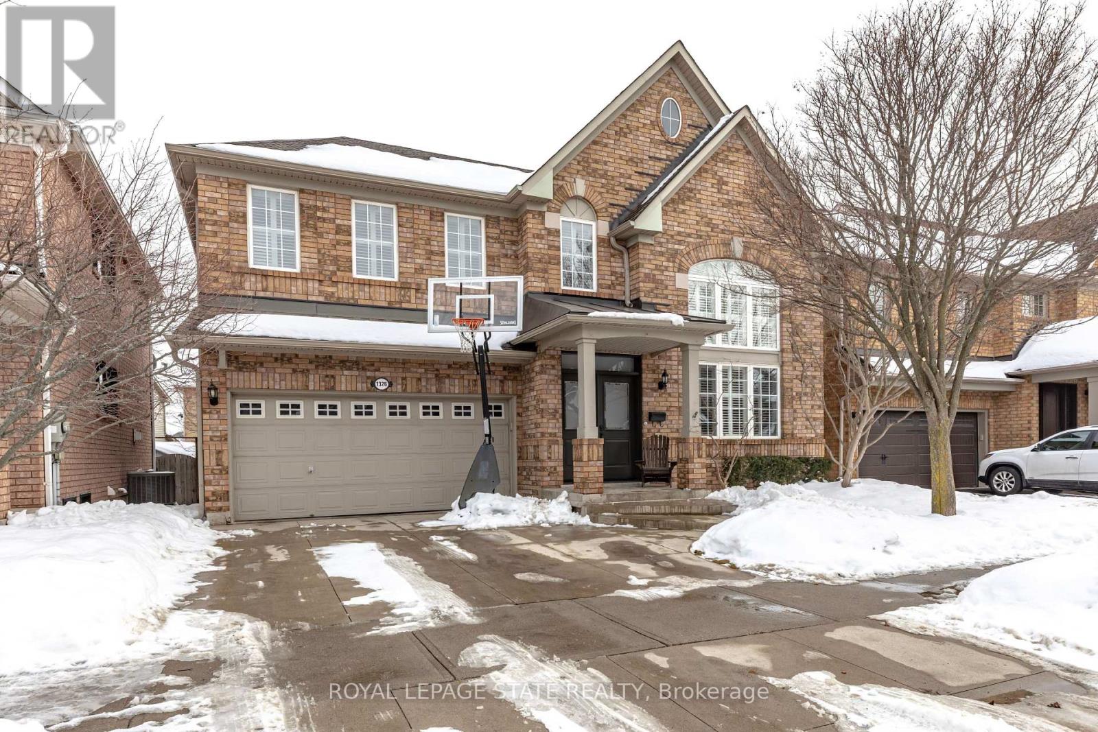 1326 Pepperbush Place, Oakville, Ontario  L6M 4B7 - Photo 3 - W12868126