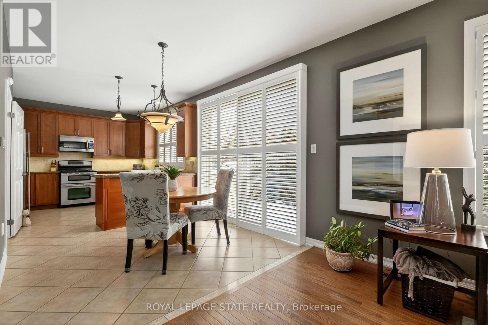 1326 Pepperbush Place, Oakville, Ontario  L6M 4B7 - Photo 12 - W12868126