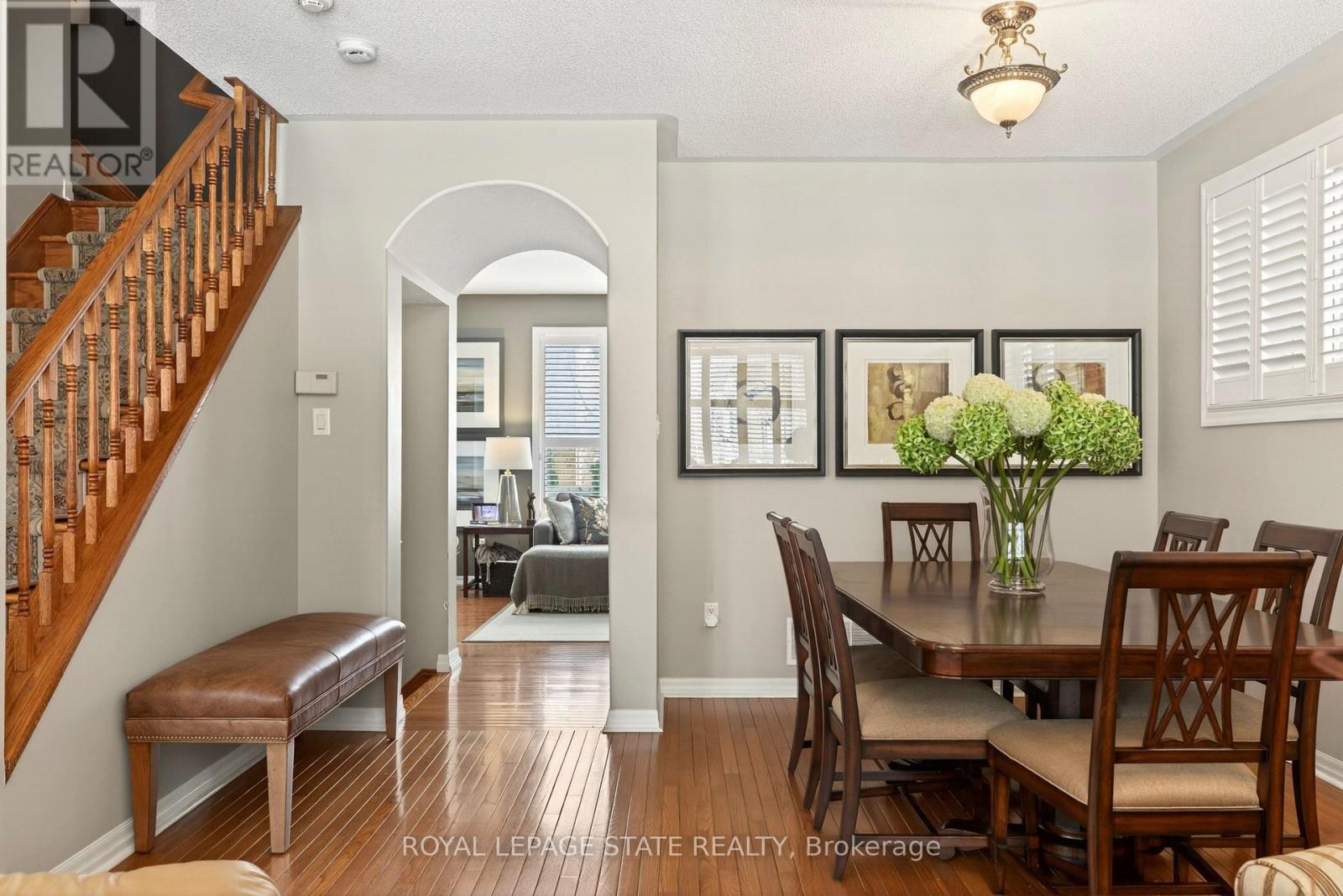 1326 Pepperbush Place, Oakville, Ontario  L6M 4B7 - Photo 4 - W12868126