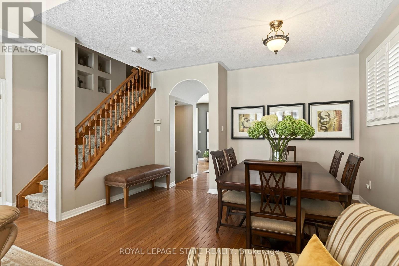 1326 Pepperbush Place, Oakville, Ontario  L6M 4B7 - Photo 7 - W12868126