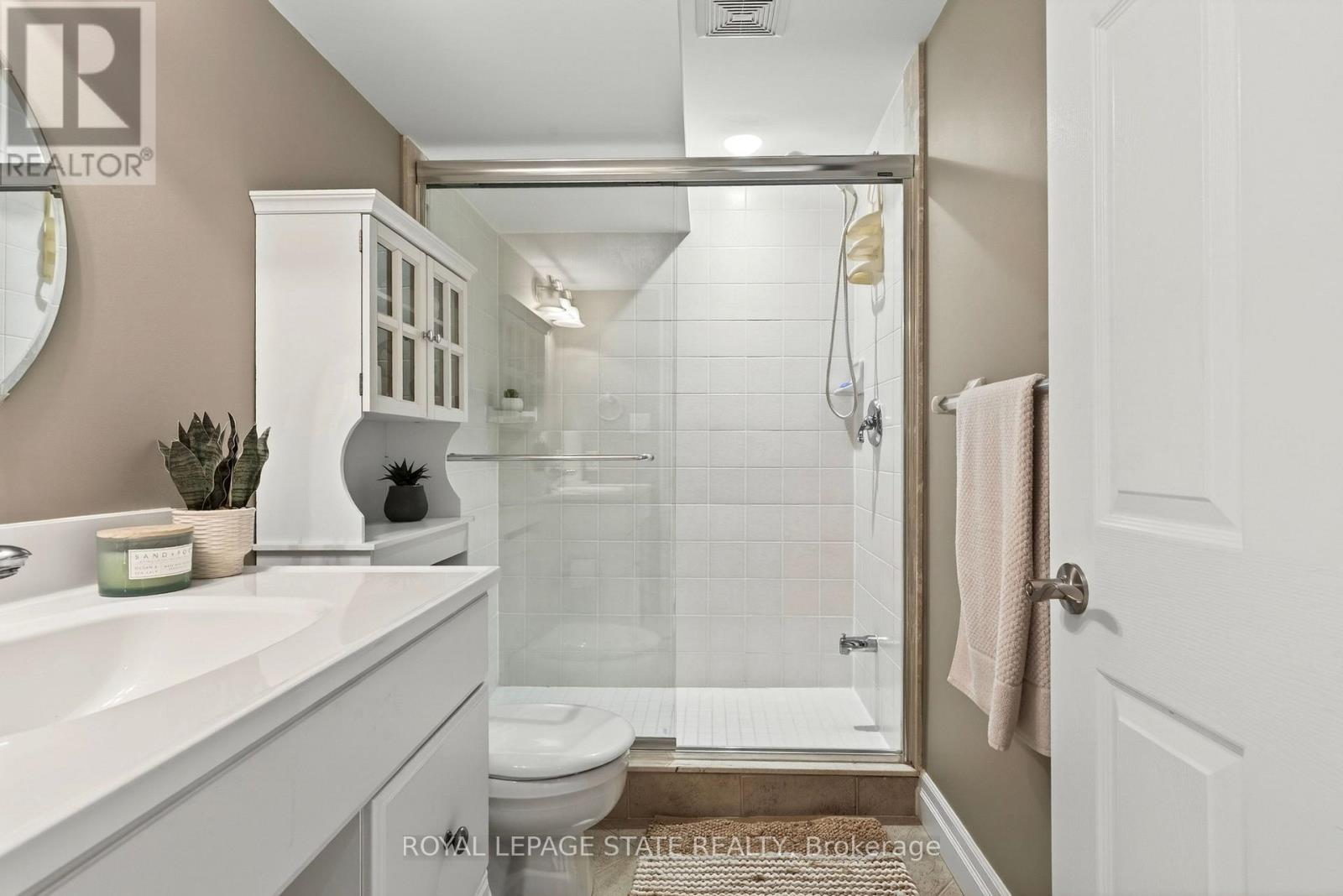 1326 Pepperbush Place, Oakville, Ontario  L6M 4B7 - Photo 40 - W12868126