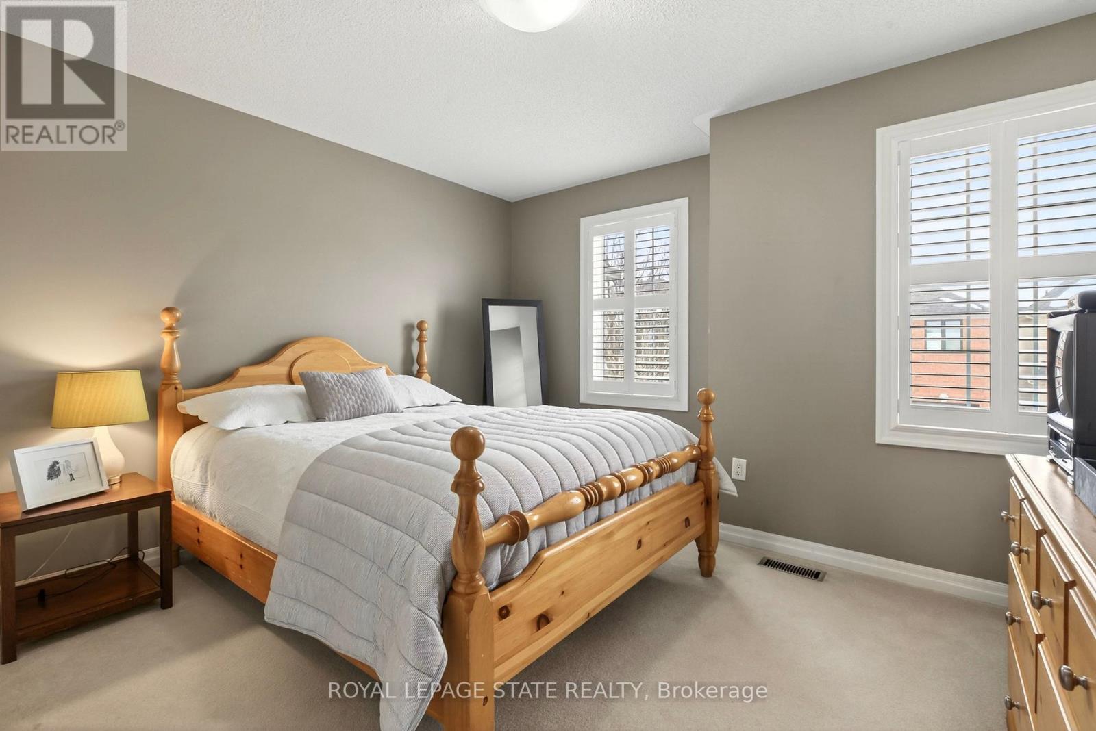 1326 Pepperbush Place, Oakville, Ontario  L6M 4B7 - Photo 31 - W12868126