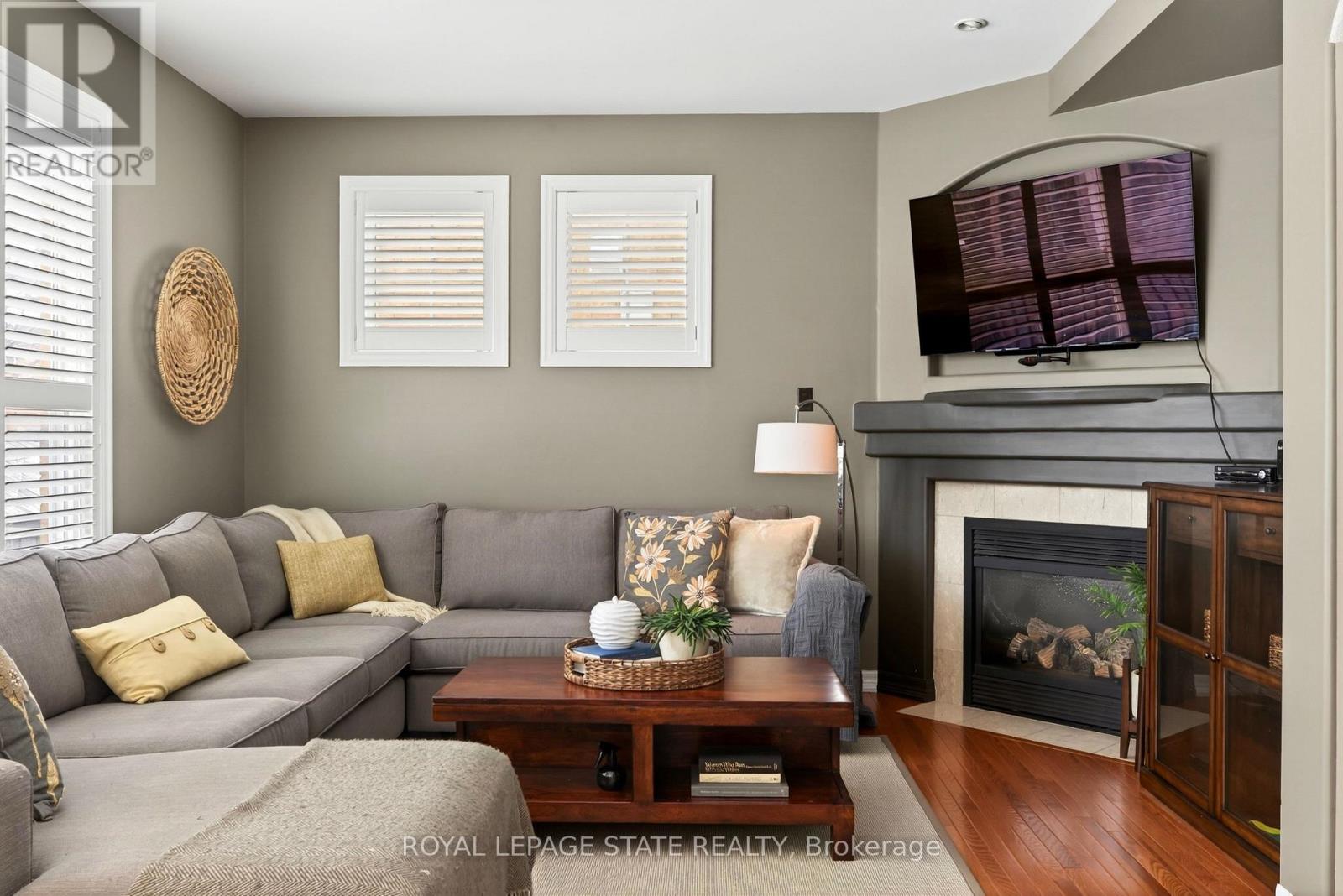 1326 Pepperbush Place, Oakville, Ontario  L6M 4B7 - Photo 9 - W12868126
