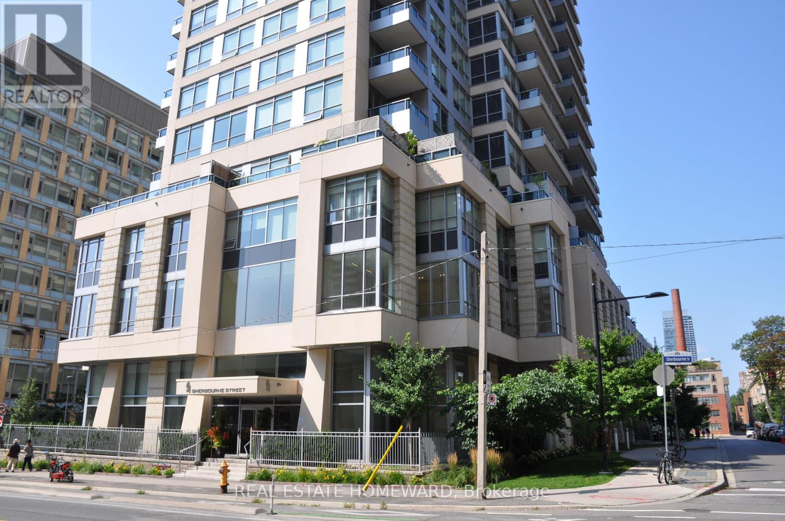 2504 - 500 SHERBOURNE STREET, Toronto, Ontario