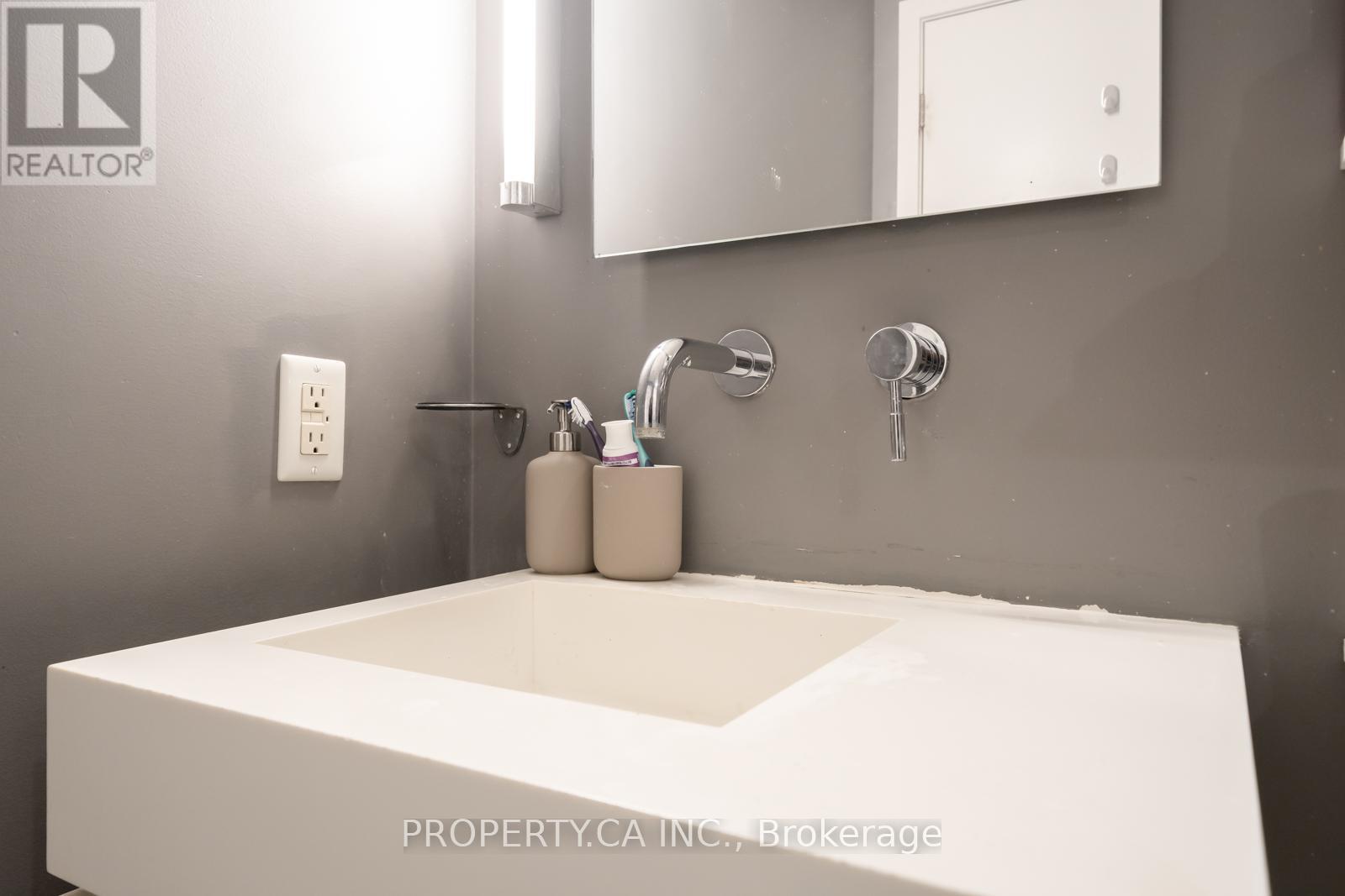 403 - 25 Oxley Street, Toronto, Ontario  M5V 2K2 - Photo 13 - C13128600