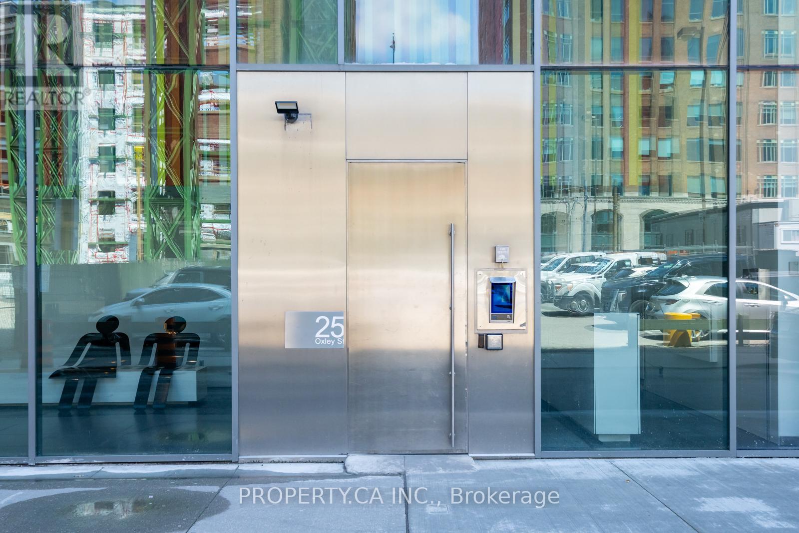 403 - 25 Oxley Street, Toronto, Ontario  M5V 2K2 - Photo 15 - C13128600