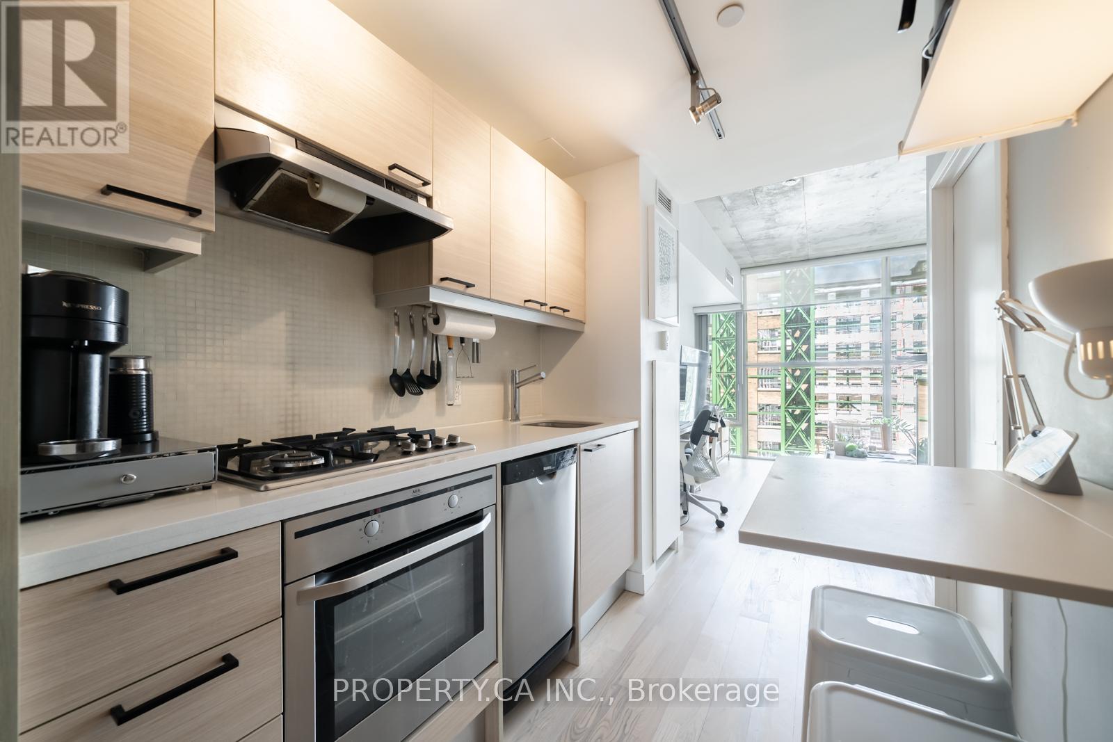 403 - 25 Oxley Street, Toronto, Ontario  M5V 2K2 - Photo 5 - C13128600