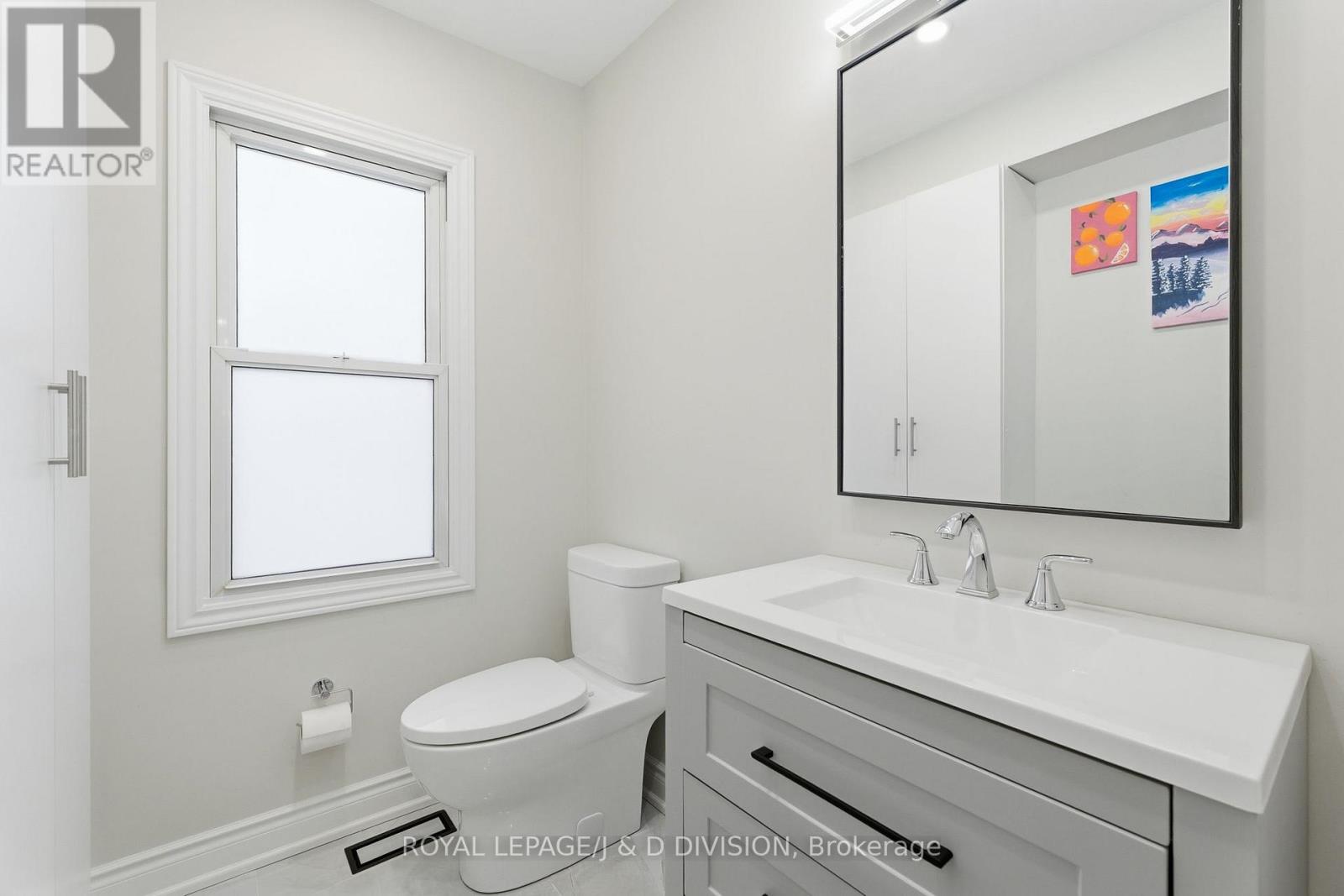 Upper - 118 Bogert Avenue, Toronto, Ontario  M2N 1K8 - Photo 9 - C13128686