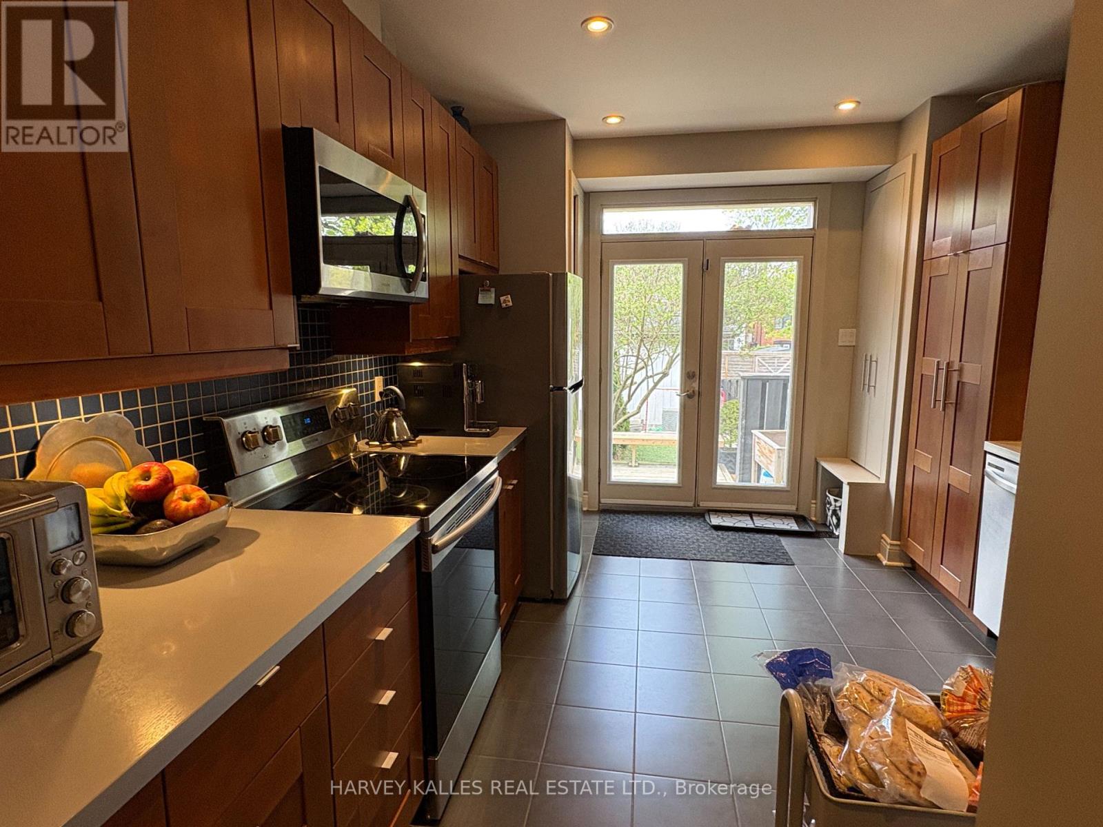 288 Roselawn Avenue, Toronto, Ontario  M4R 1G1 - Photo 3 - C13128846