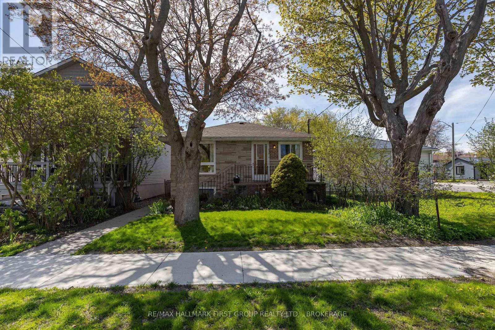 738 VICTORIA STREET, kingston (east of sir john a. blvd), Ontario