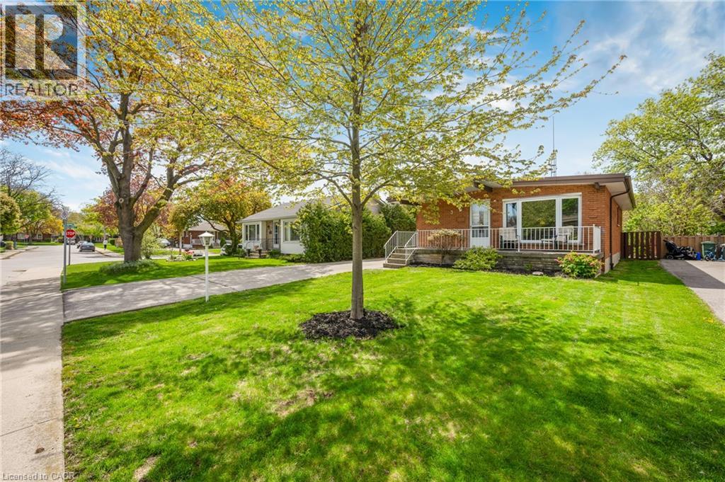 3 TANAGER Court, Hamilton, Ontario