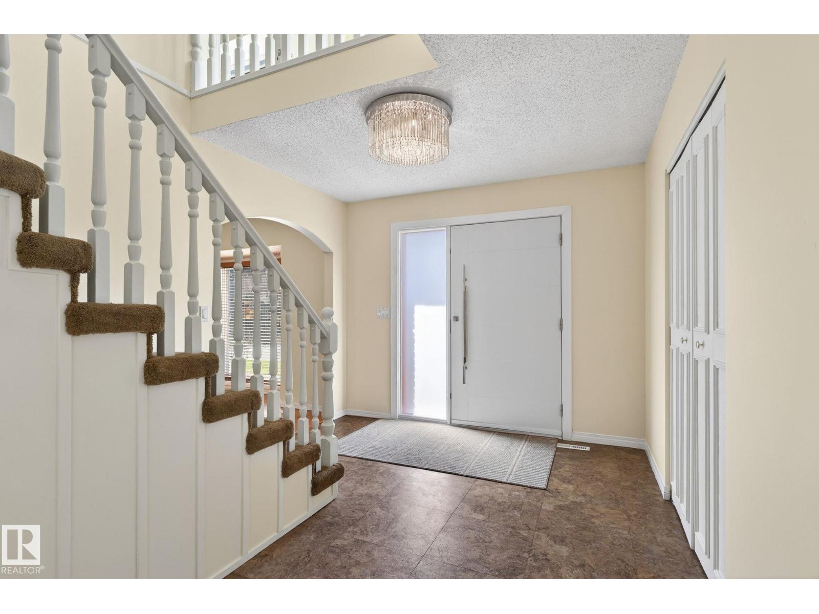 176 Waygood Rd Nw, Edmonton, Alberta  T5T 5M4 - Photo 4 - E4487455