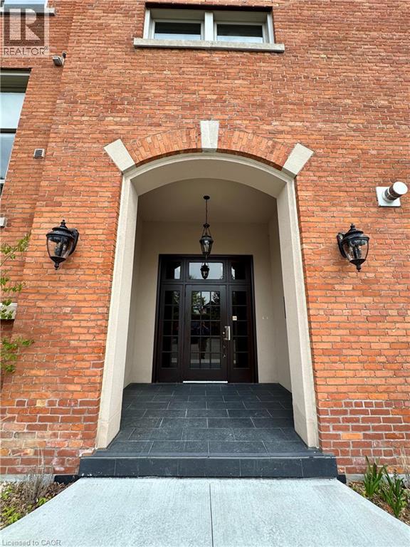 357 Hunter Street W Unit# 32, Hamilton, Ontario  L8P 1S6 - Photo 3 - 40830347